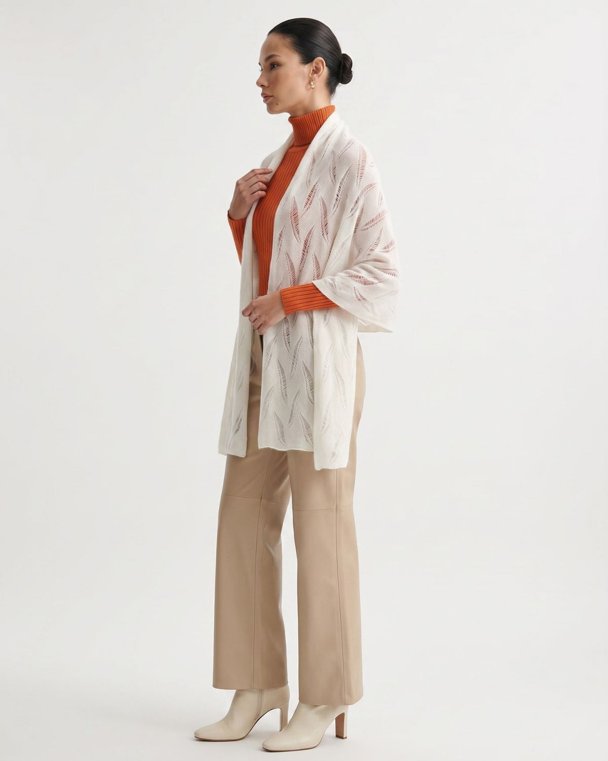 Michi 100% Cashmere Scarf with Nature-Inspired Leaf Design – view 12