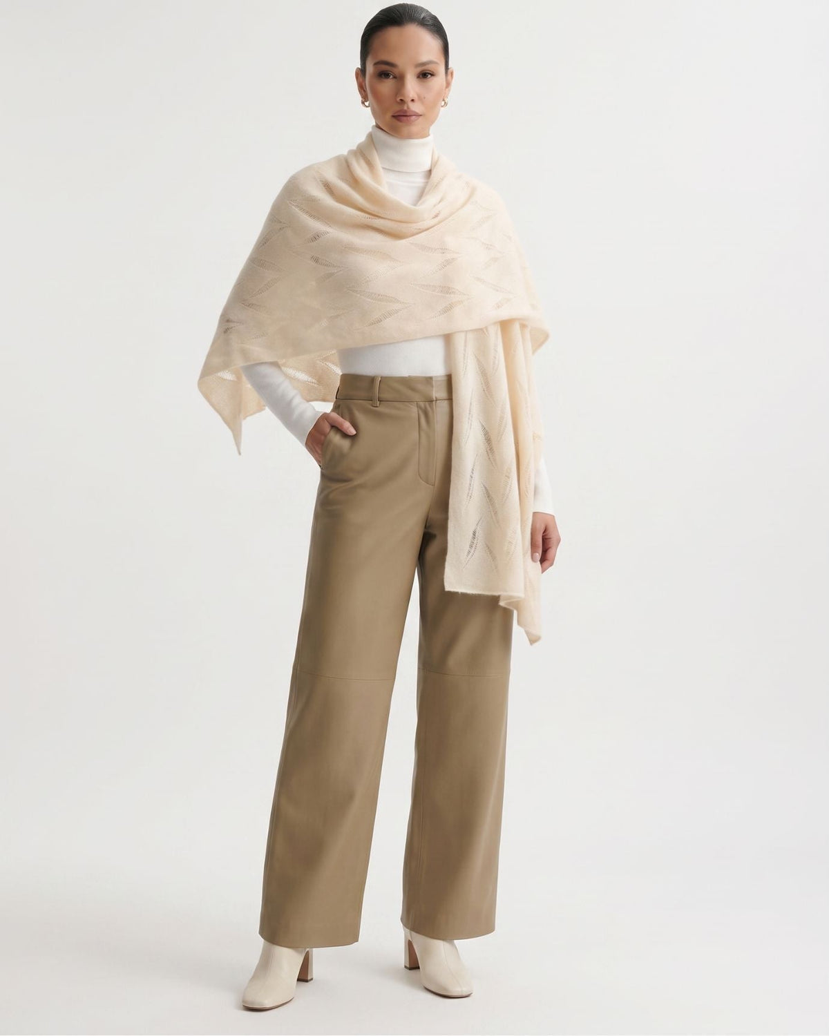 Michi 100% Cashmere Scarf with Nature-Inspired Leaf Design – view 14