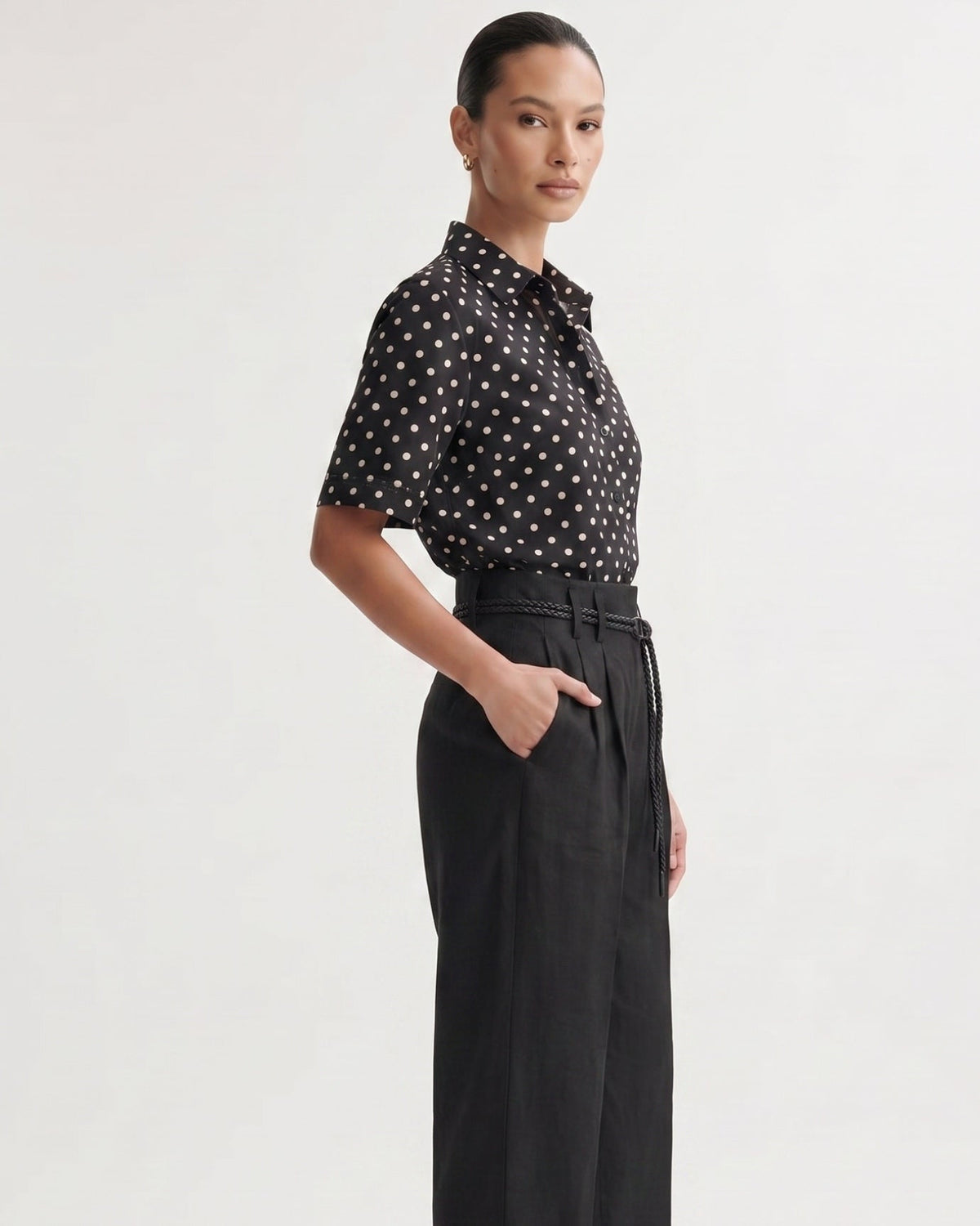 Lina High Waisted Linen and Cotton Blend Trousers – Black – view 4