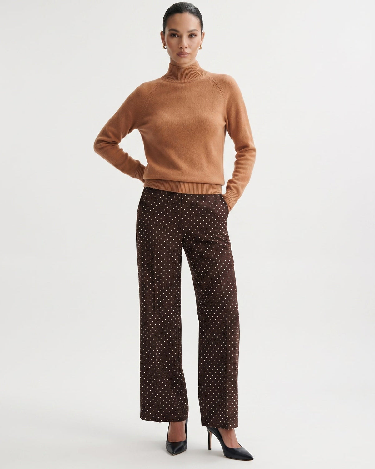 Kiara Pure Cashmere Jumper with Subtle Ribbed Detailing
