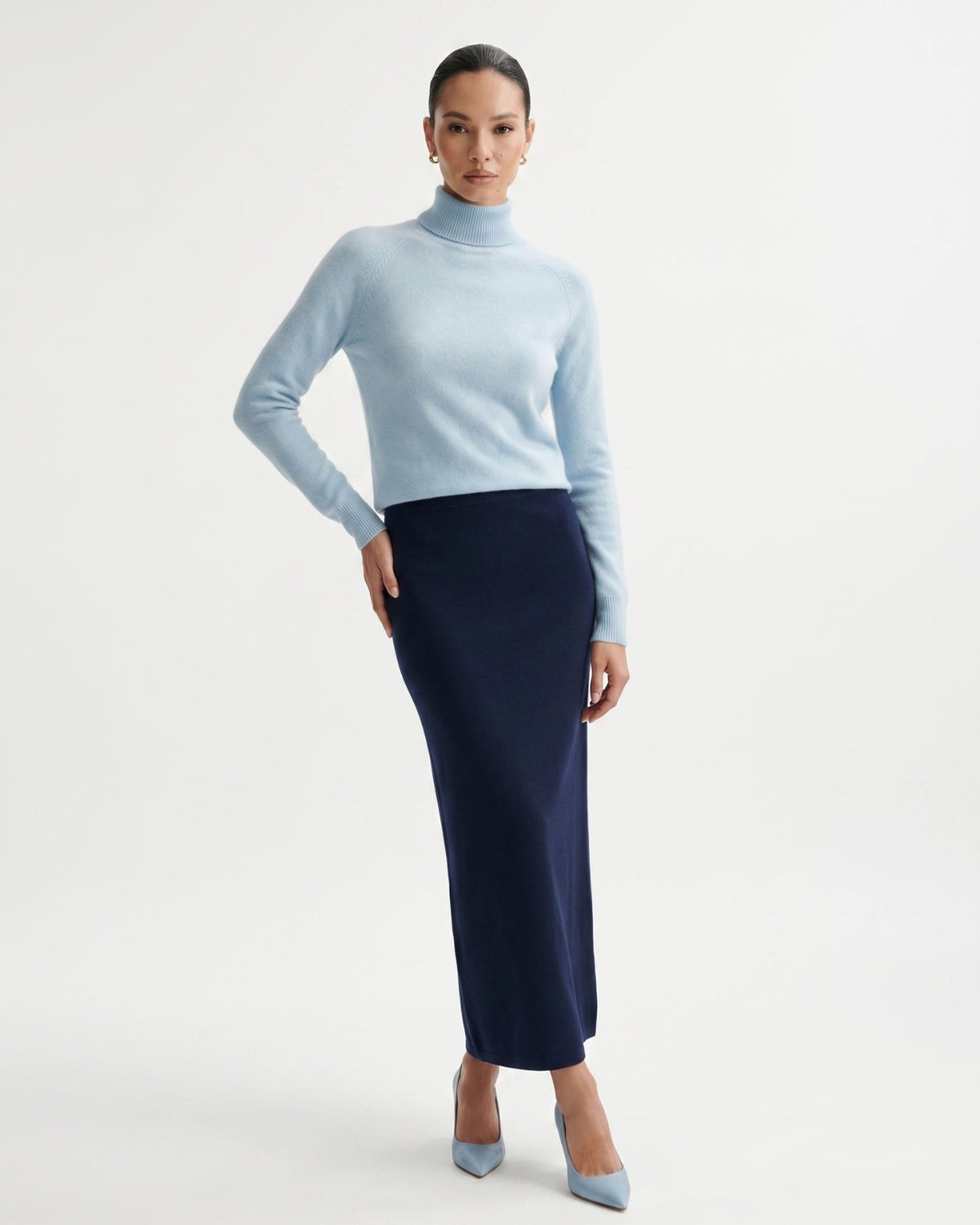Kiara Pure Cashmere Jumper with Subtle Ribbed Detailing