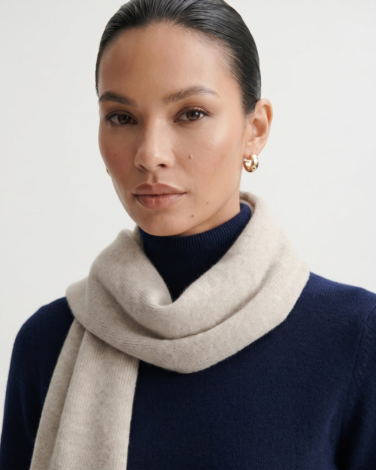 NY Artisan-Knitted Pure Cashmere Scarf with Refined Texture – view 8