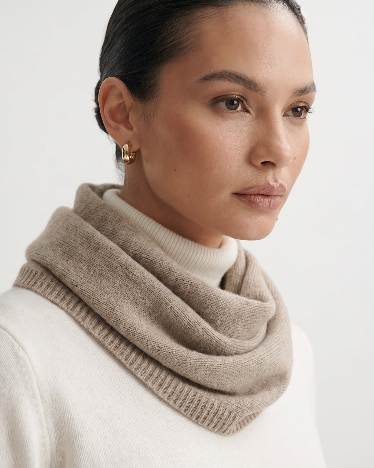NY Artisan-Knitted Pure Cashmere Scarf with Refined Texture – view 12