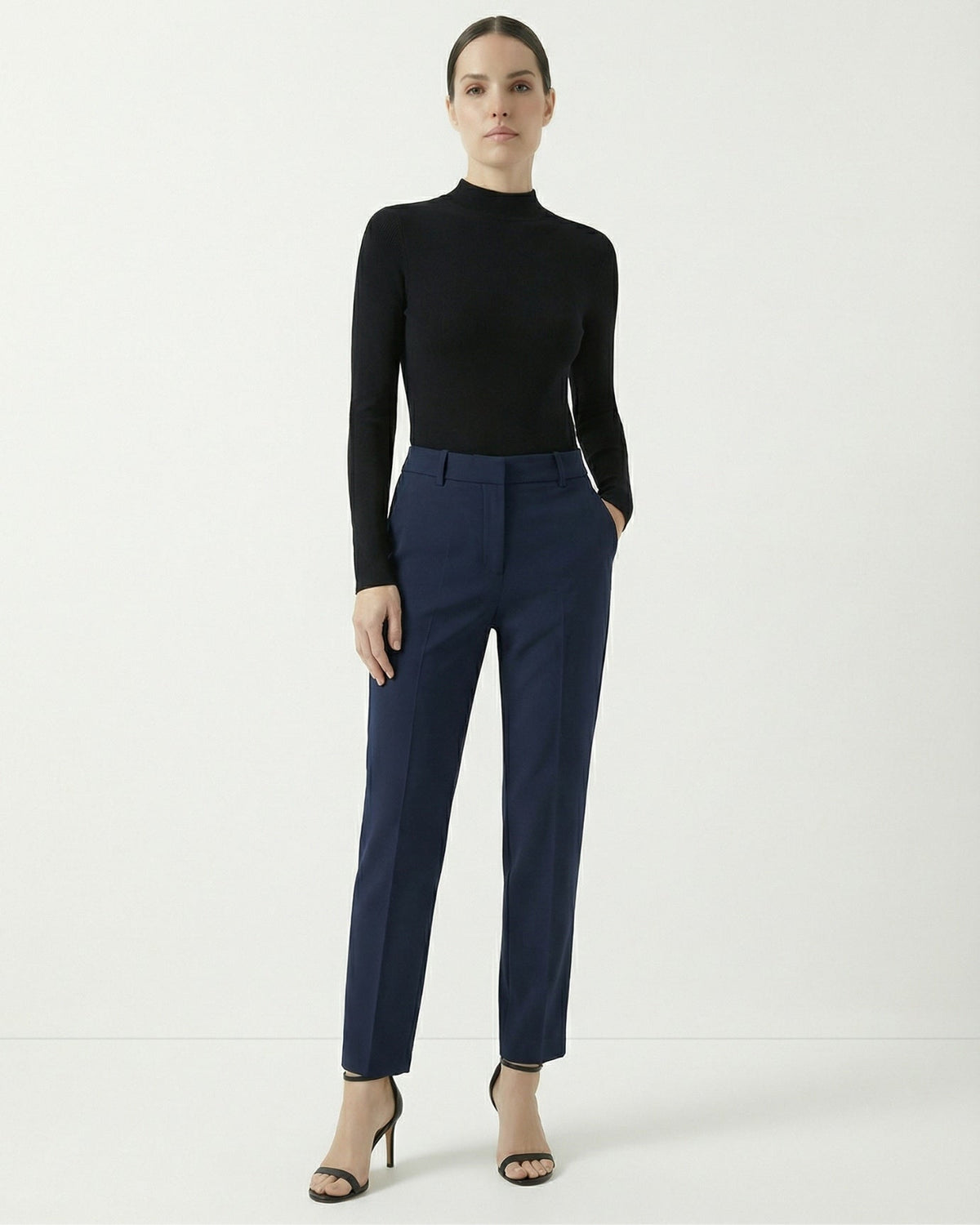 Fleece-Lined Long Sleeve T-Shirt in Tencel, Wool and Silk Blend – view 11