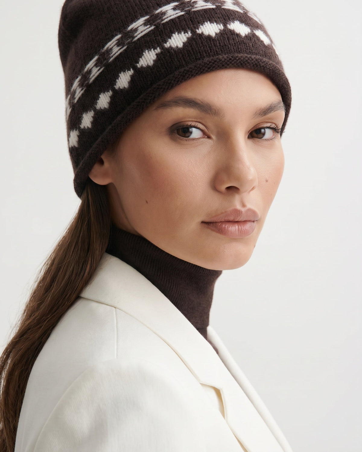 Ribbed Detail Cashmere Knit Hat with Minimalist Crown – view 3