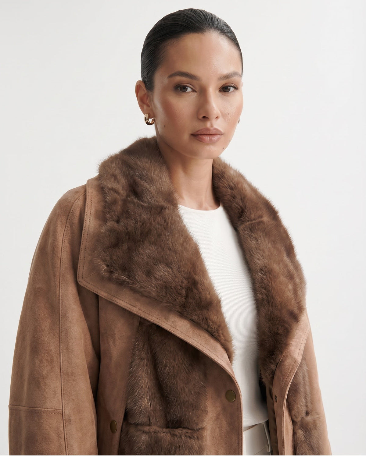 Goose Down Short Suede Coat with Integrated Trim Detailing – view 7