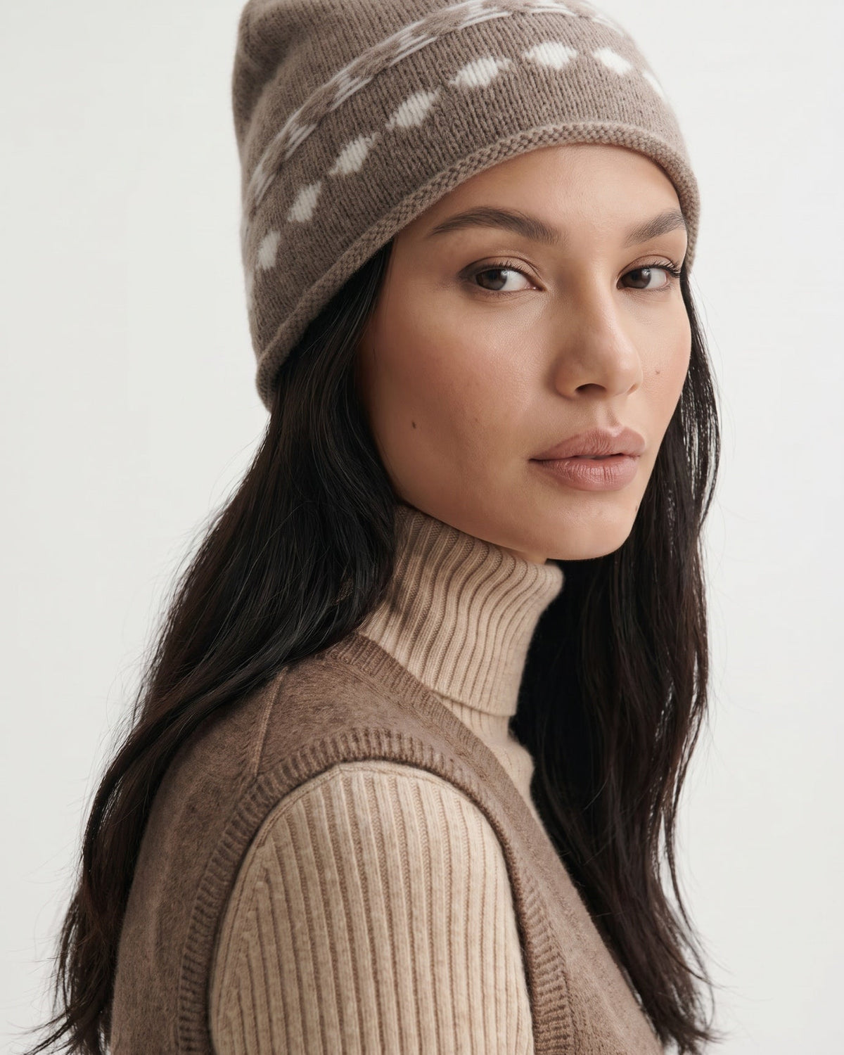 Ribbed Detail Cashmere Knit Hat with Minimalist Crown – view 8