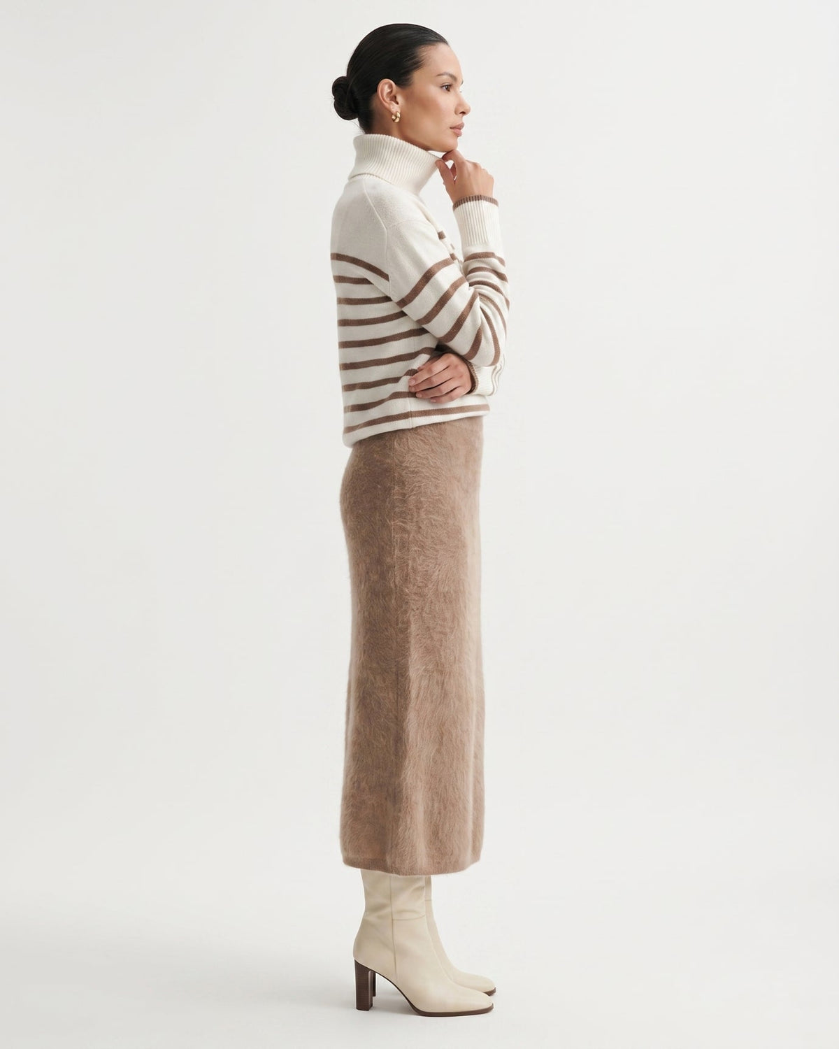 Cashmere A-Line Midi Skirt with Subtle High Waist – view 3