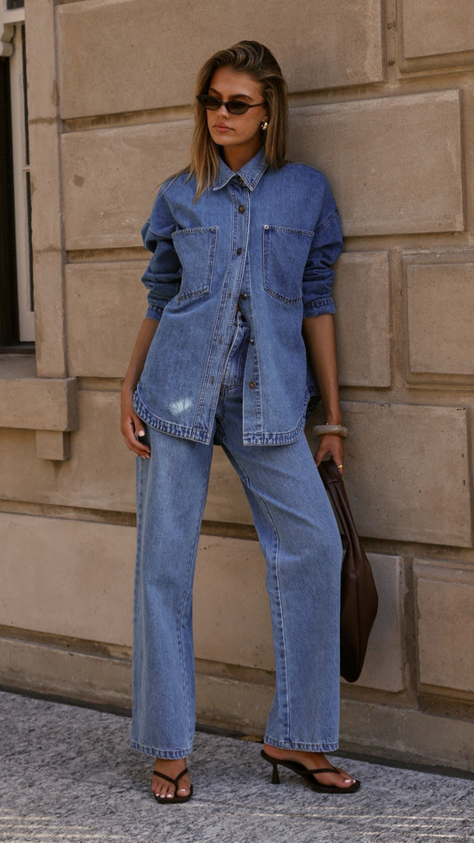 Zaeli Oversized Denim Shirt with Front Pockets – Mid Blue