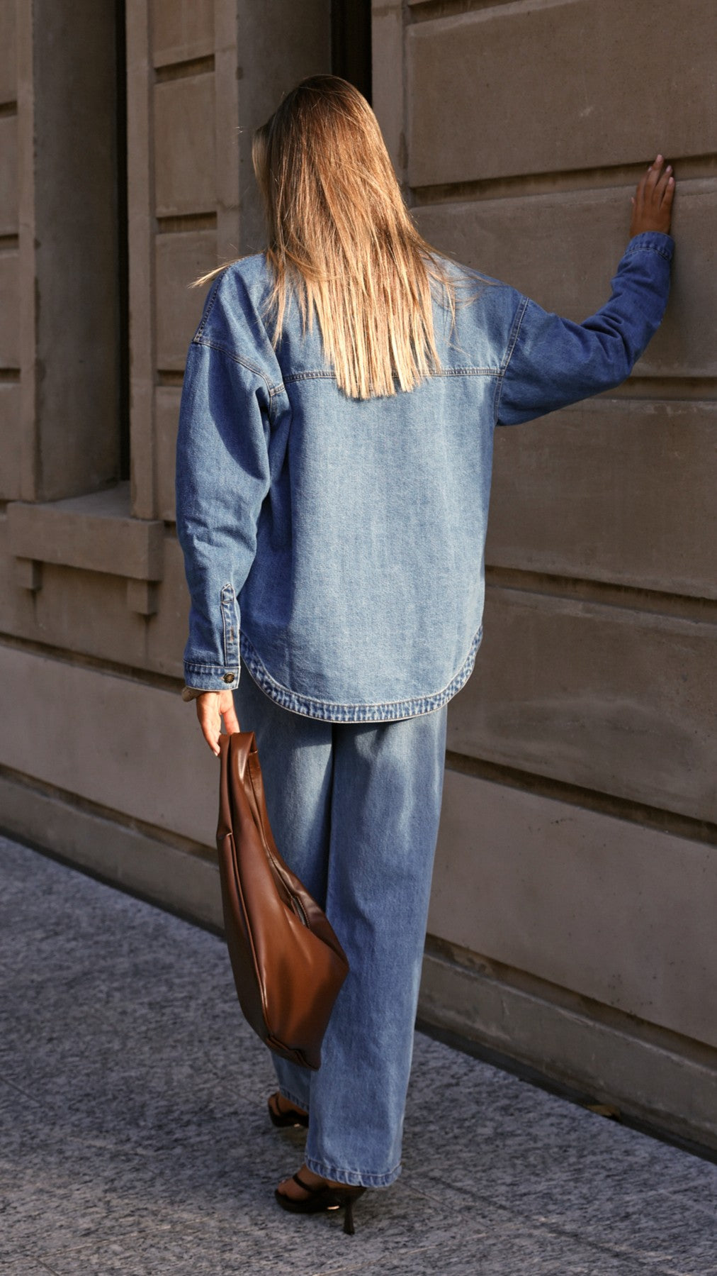 Zaeli Oversized Denim Shirt with Front Pockets – Mid Blue