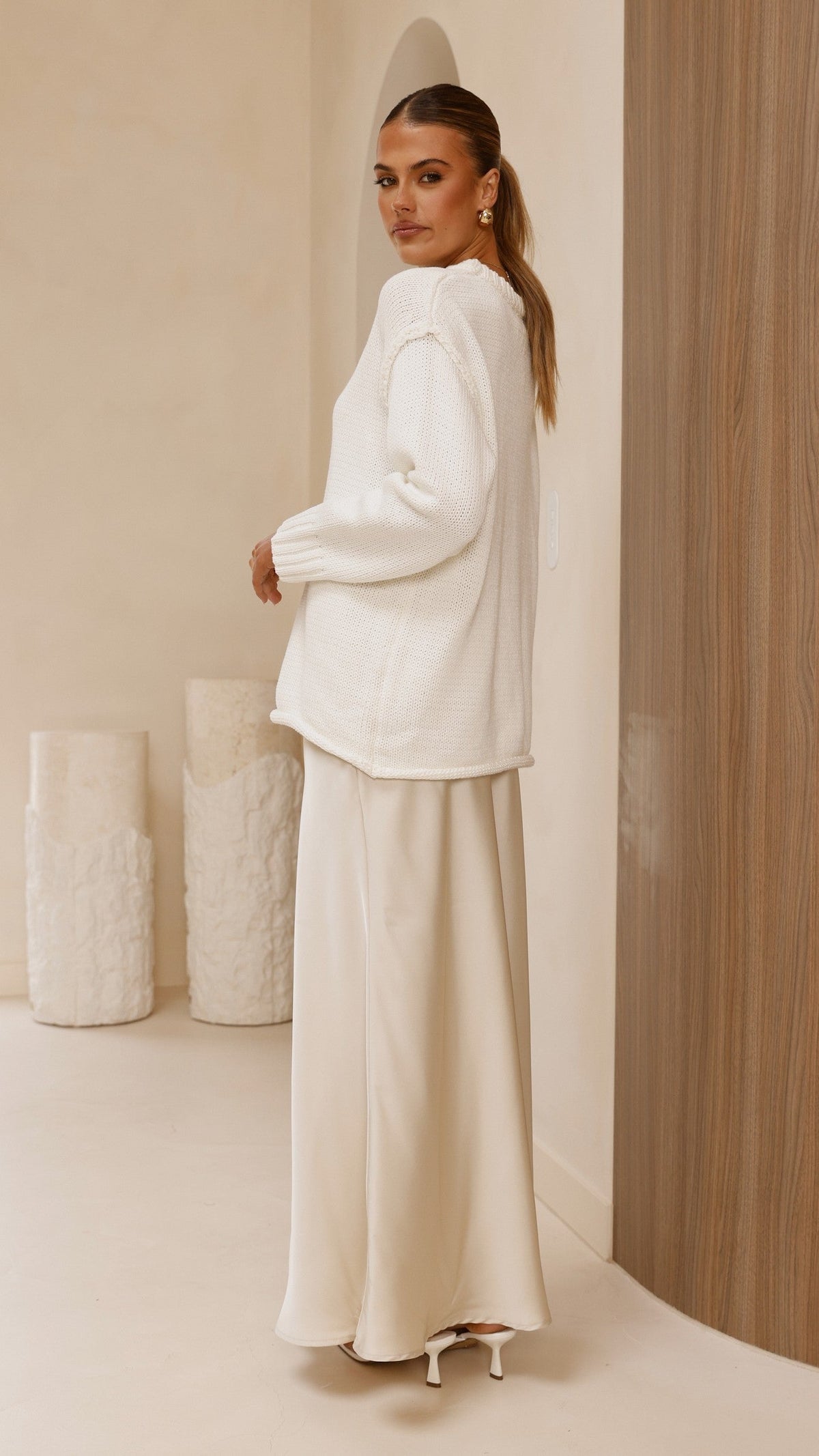 Delvine Oversized Thick Knit Lettuce Hem Jumper – Cream – view 3