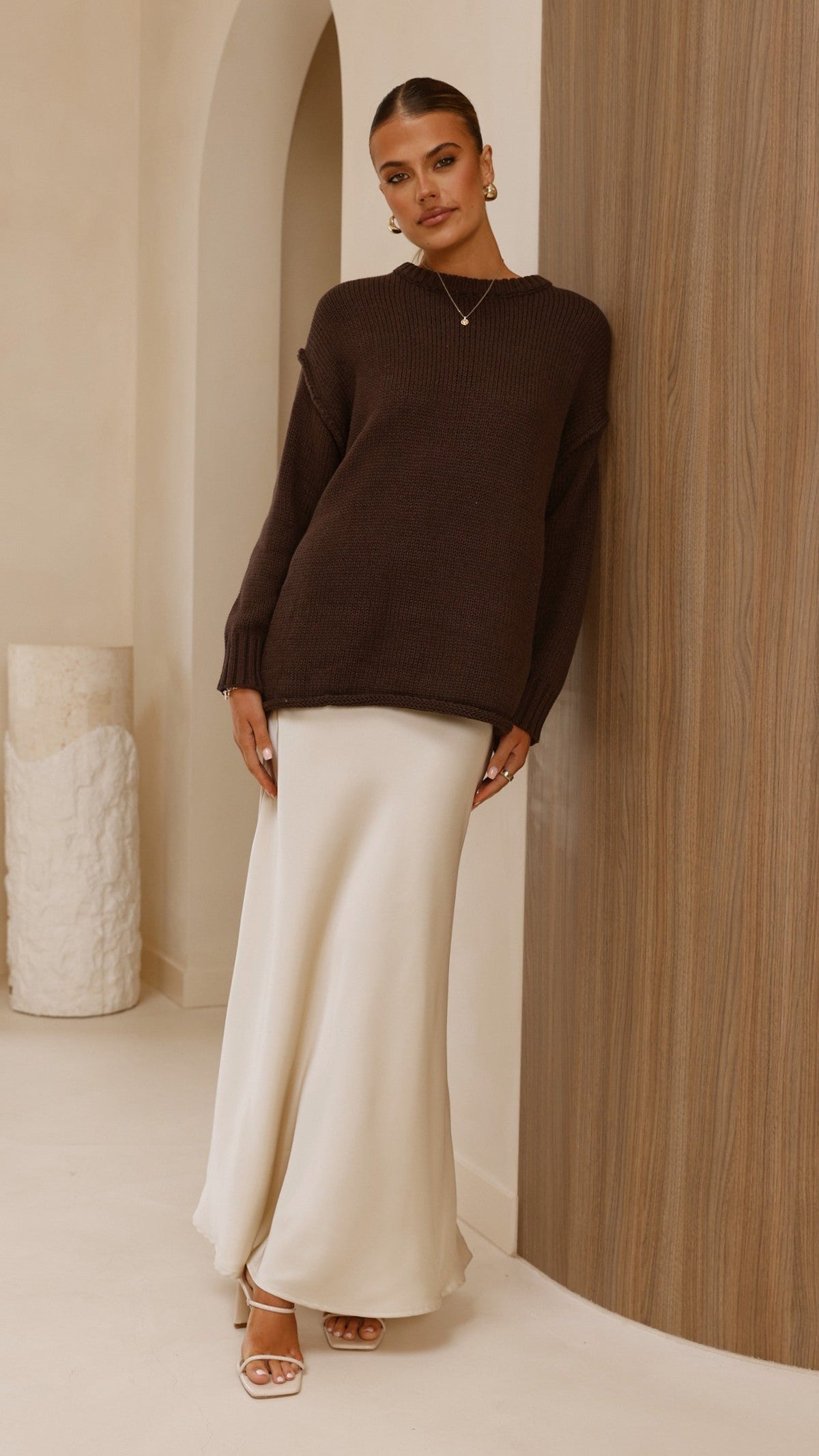 Delvine Oversized Thick Knit Lettuce Hem Jumper – Chocolate – view 7