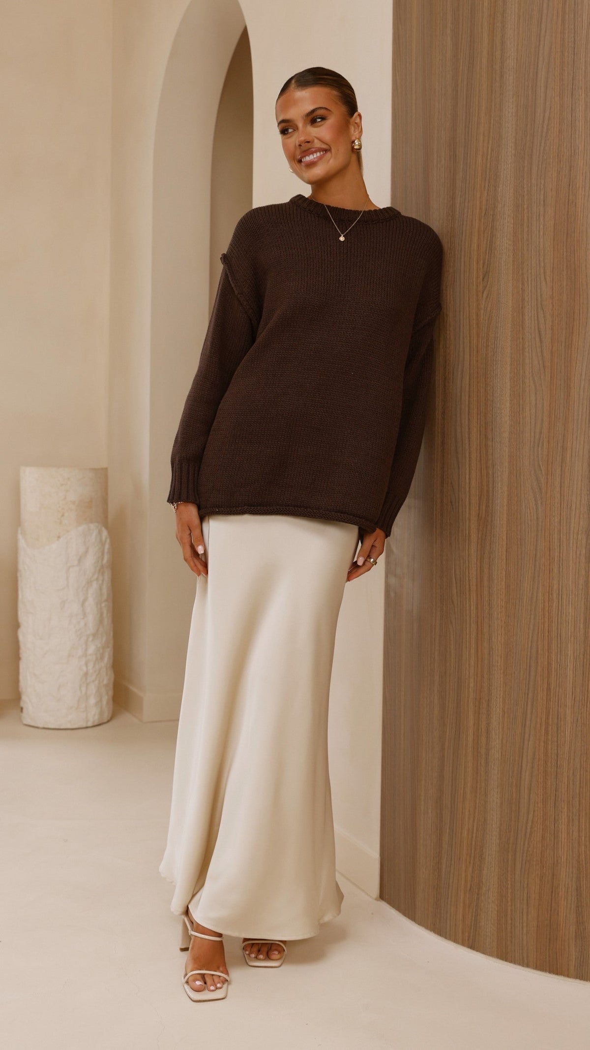 Delvine Oversized Thick Knit Lettuce Hem Jumper – Chocolate – view 3