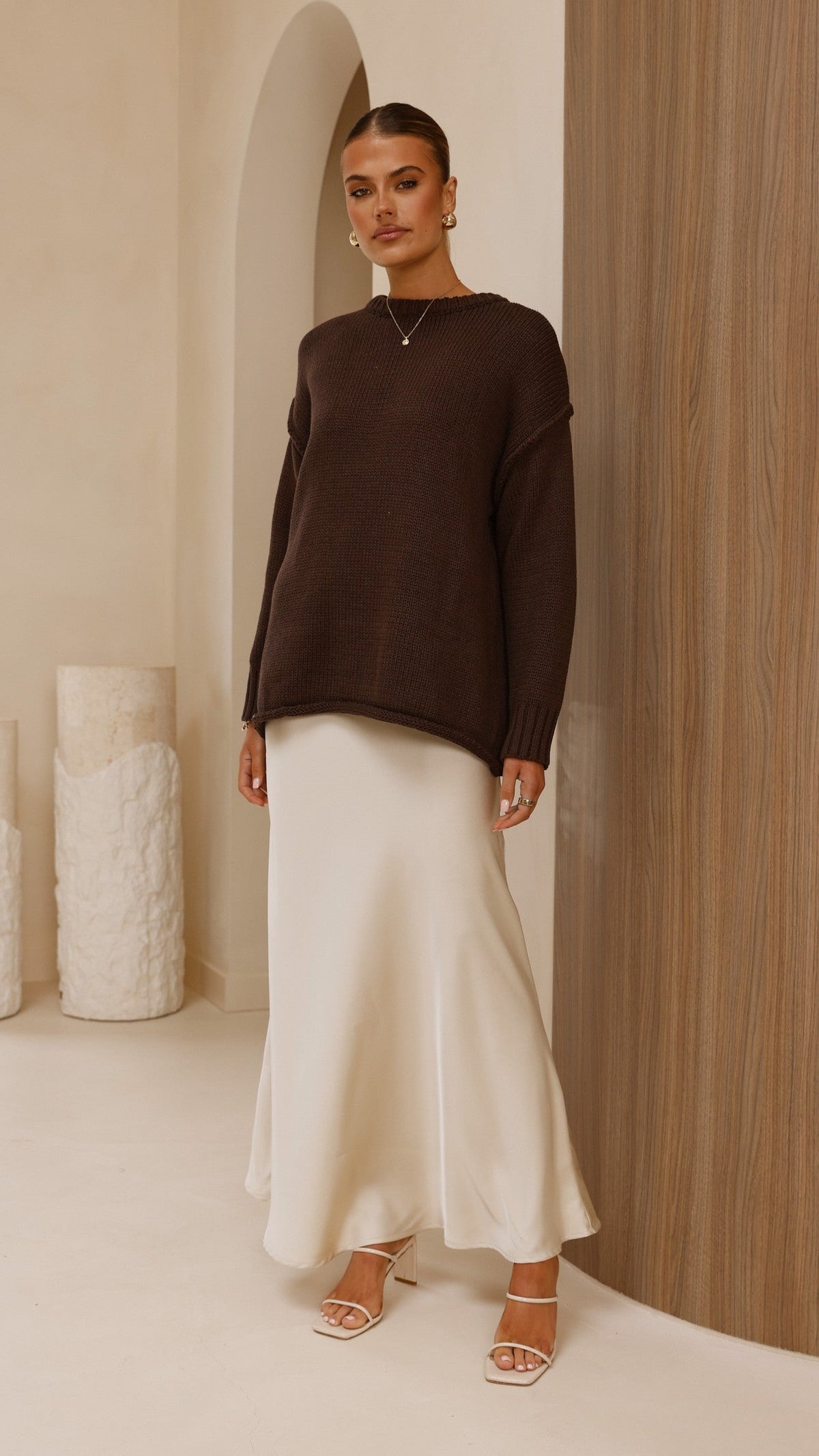 Delvine Oversized Thick Knit Lettuce Hem Jumper – Chocolate – view 9