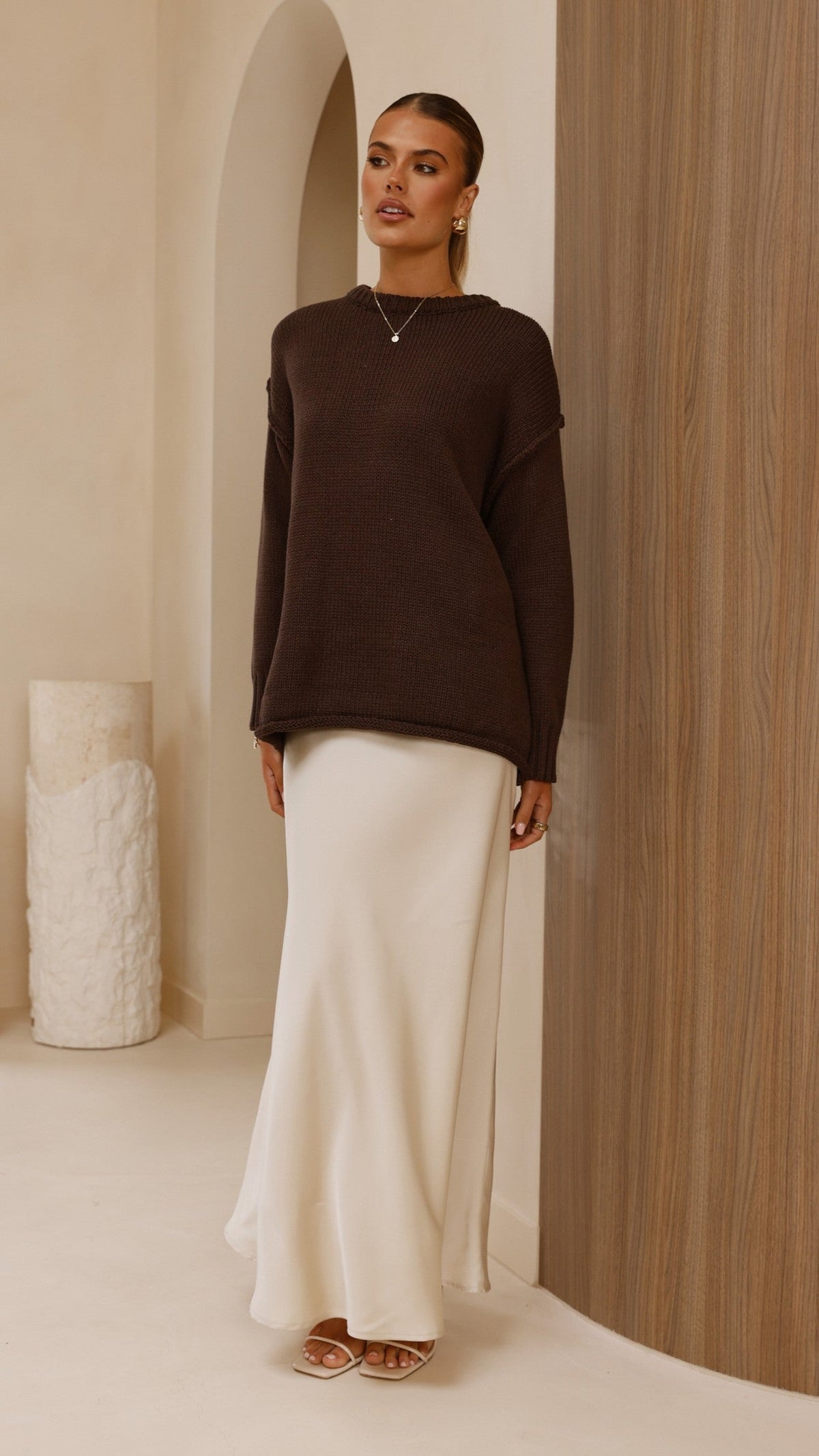 Delvine Oversized Thick Knit Lettuce Hem Jumper – Chocolate – view 10