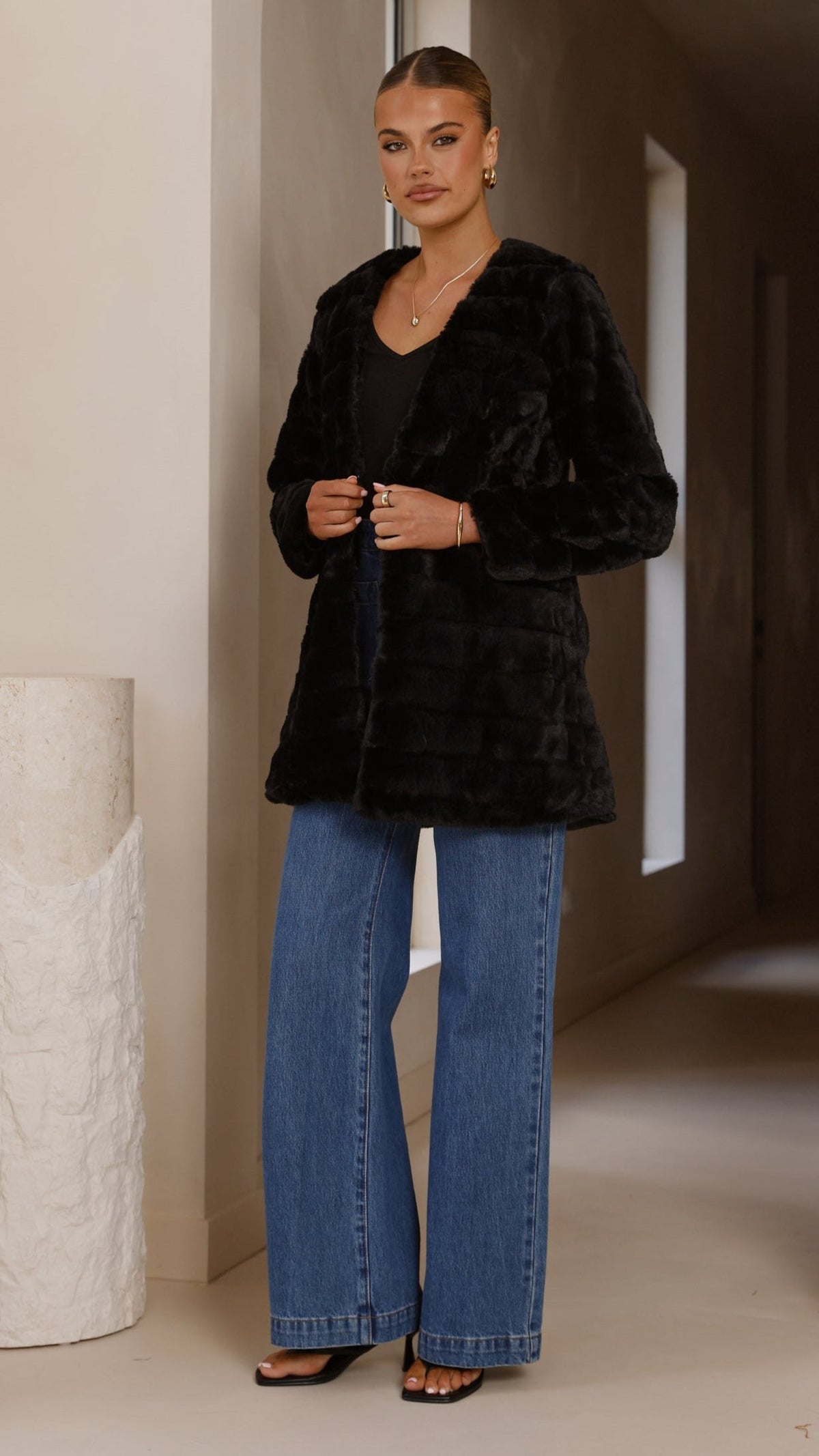 Tully Longline Faux Fur Jacket with Claw Clasp – Black – view 3