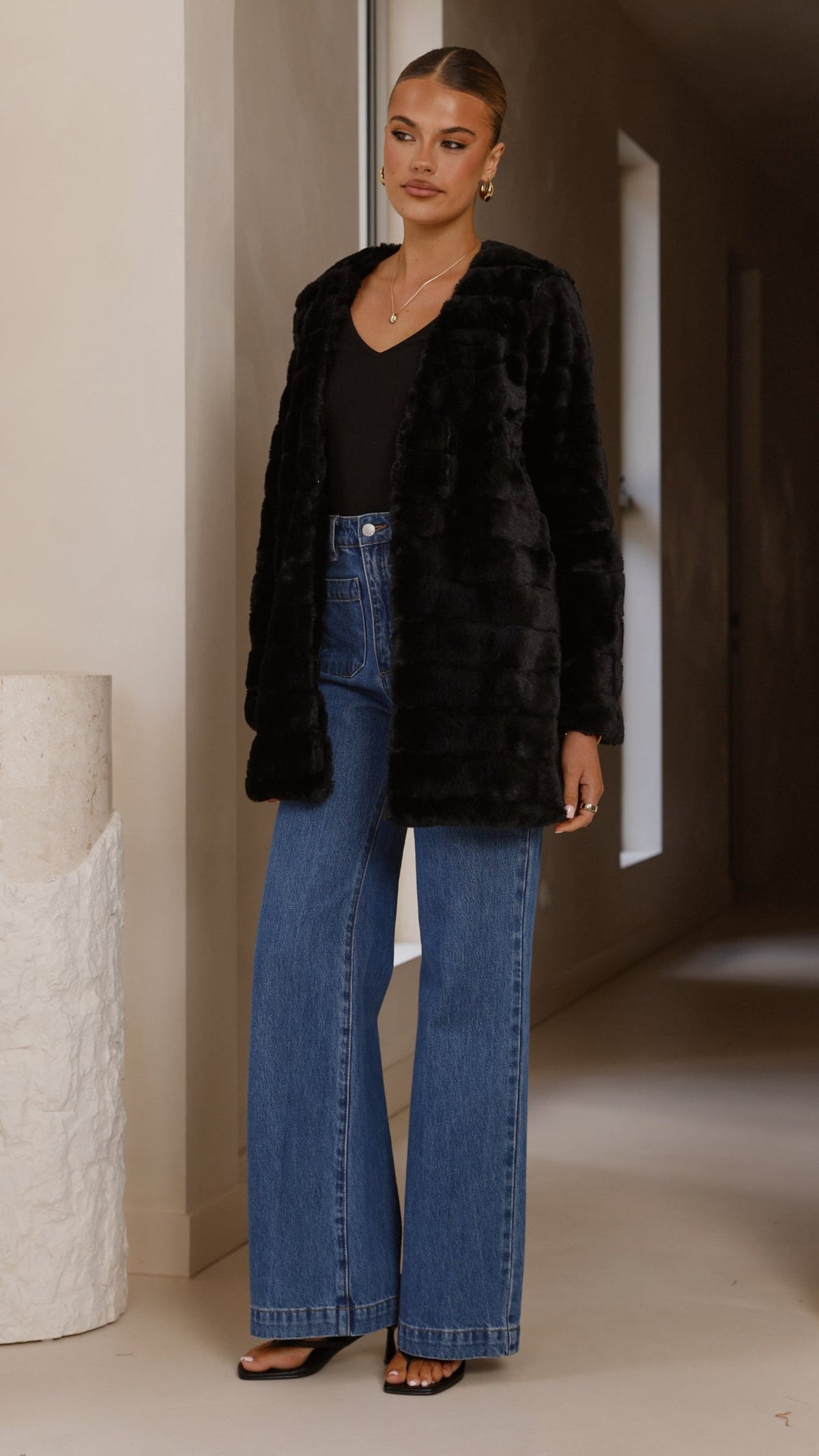 Tully Longline Faux Fur Jacket with Claw Clasp – Black – view 6