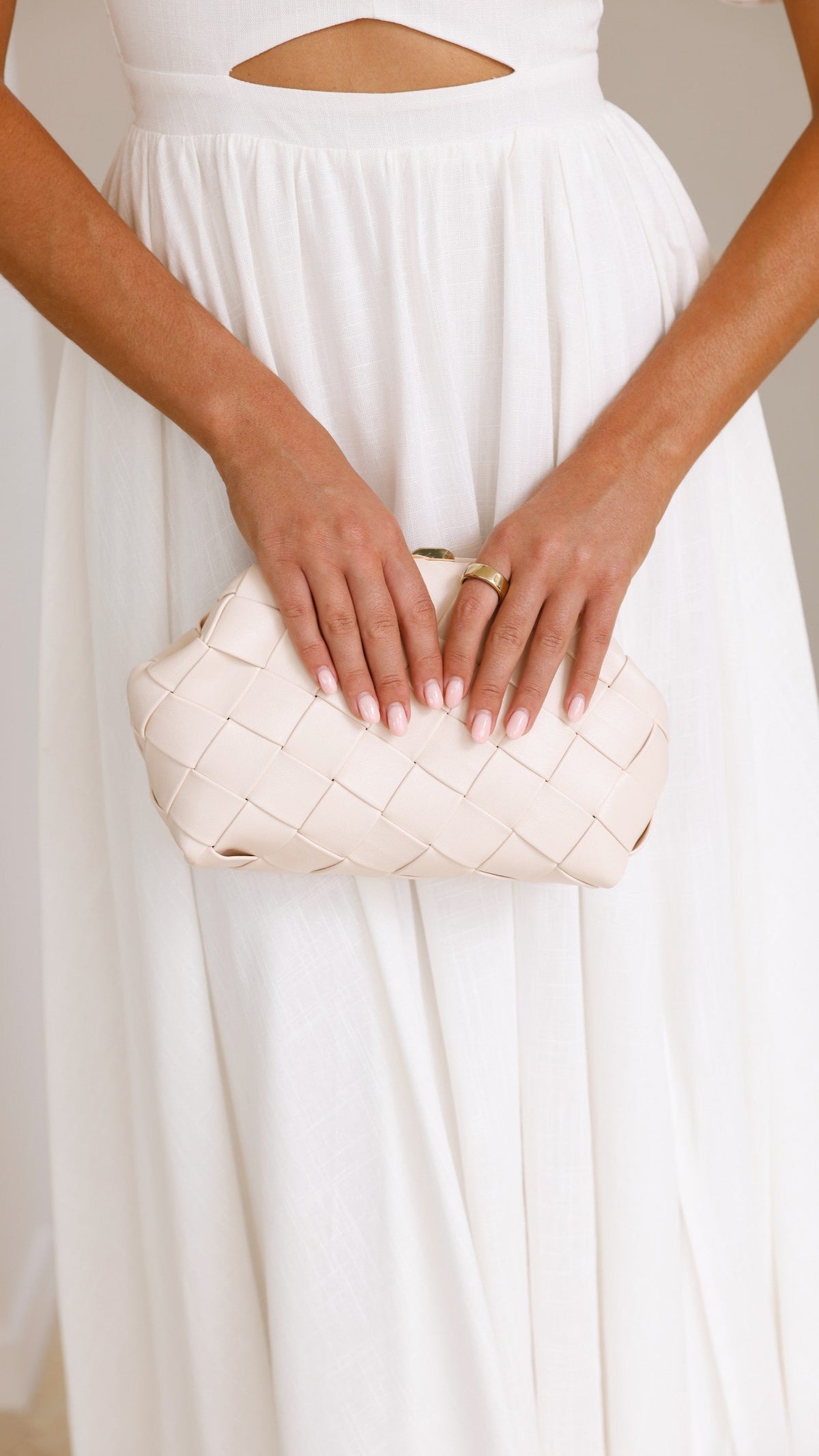 Vasanti Woven PU Clutch with Gold Top Clip Closure – Beige – view 4