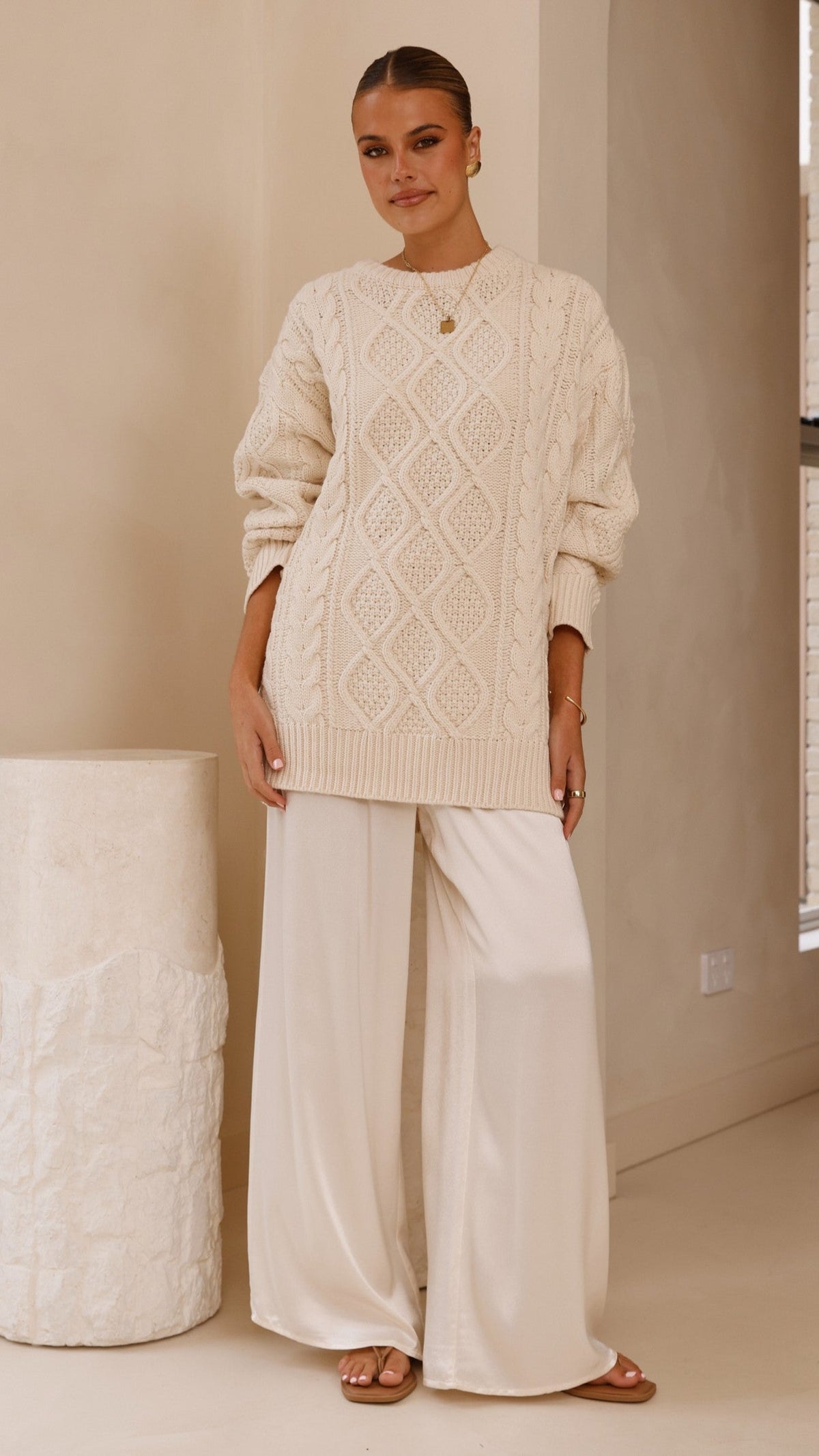 Luna Longline Cable Knit Jumper with Ribbed Cuffs – Cream – view 5