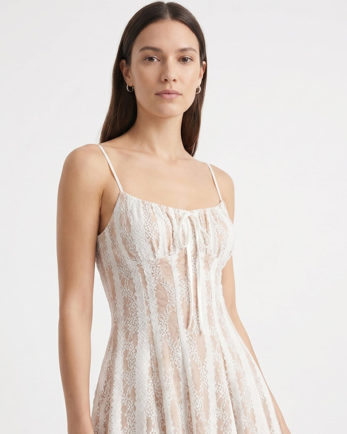 Retro Floral Motif Dress with Gentle Shaping – Apricot