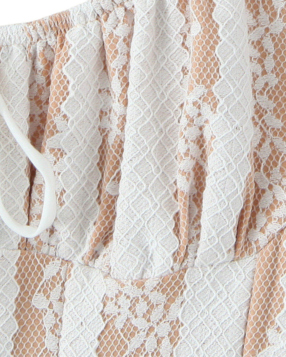 Retro Floral Motif Dress with Gentle Shaping – Apricot