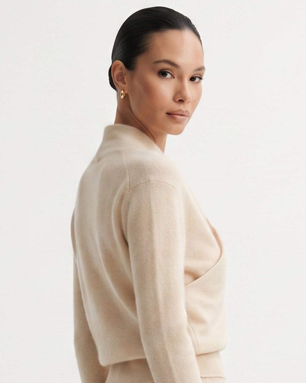 Sarah V Neck Pure Cashmere Body-Skimming Jumper – view 12