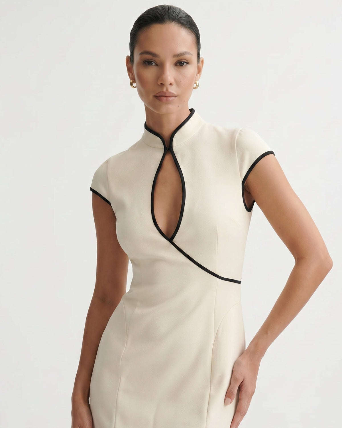 Sleeveless Stretch Mini Dress with Black Linear Detailing – Off White – view 3