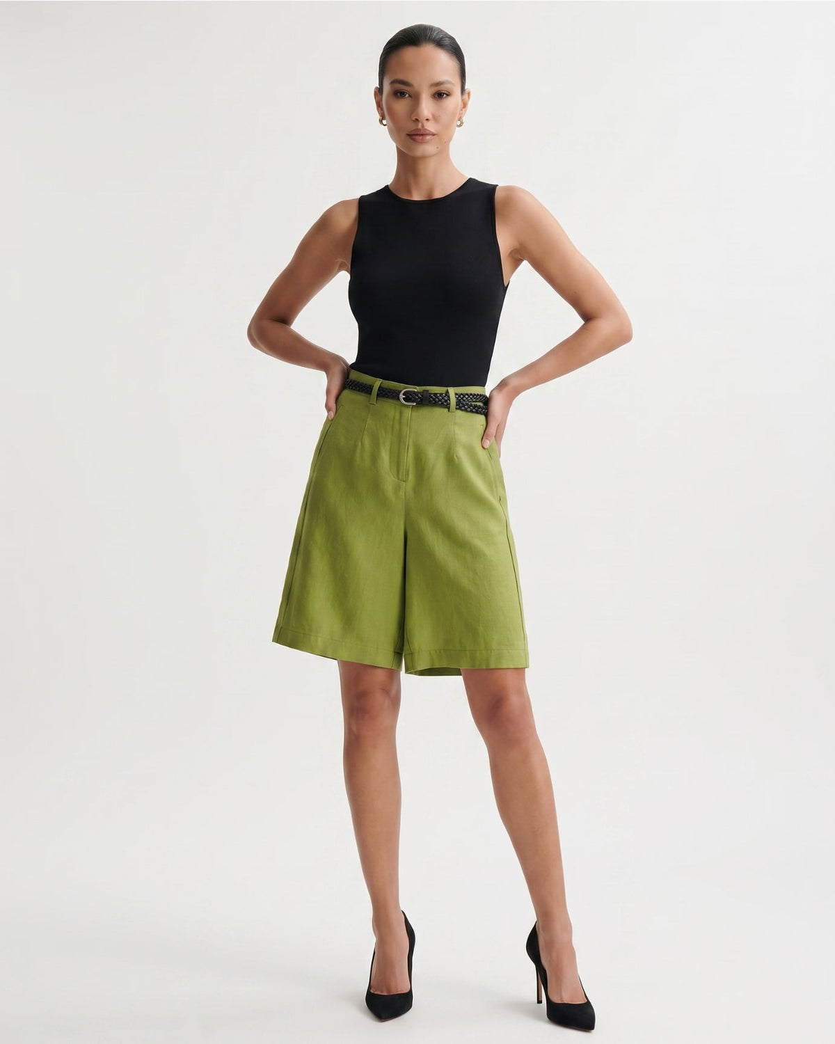 Lightweight Linen Shorts with Integrated Waist Belt – view 8