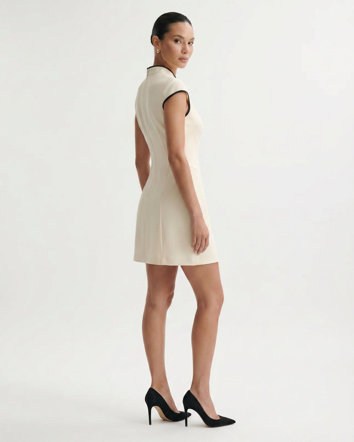 Sleeveless Stretch Mini Dress with Black Linear Detailing – Off White – view 5
