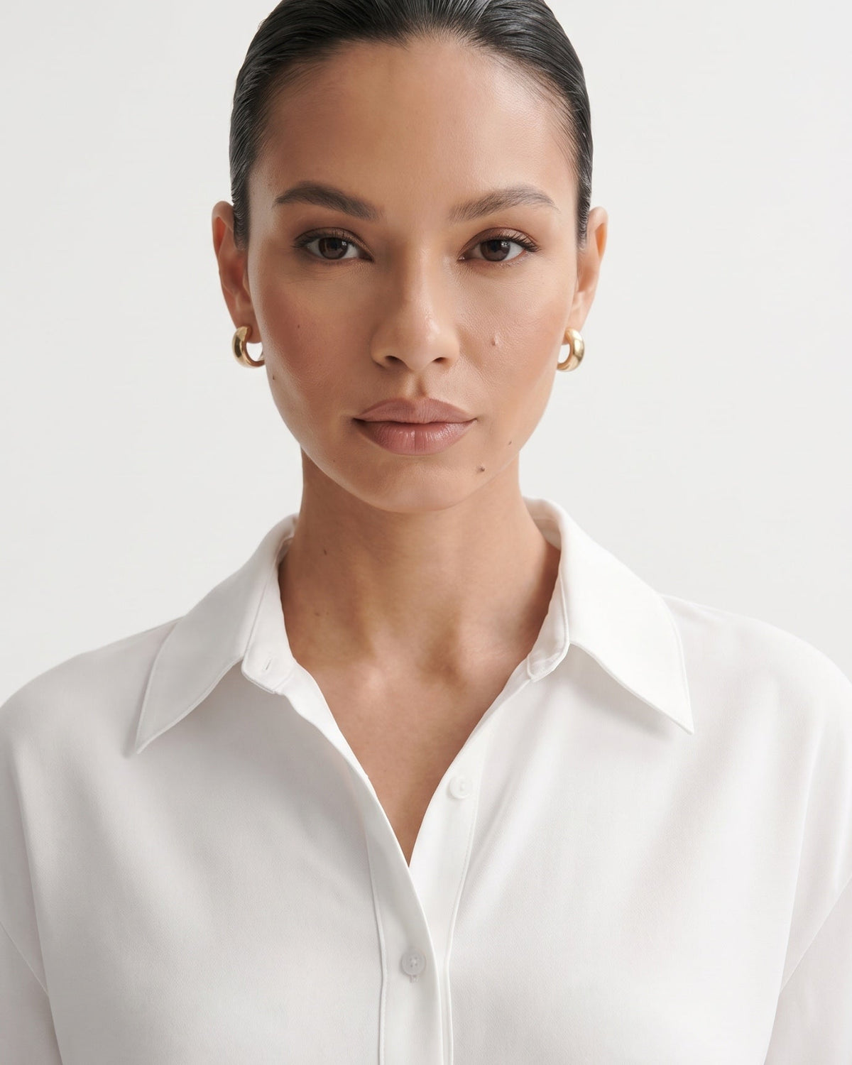 Milena Relaxed Linen Shirt with Mother-of-Pearl Buttons