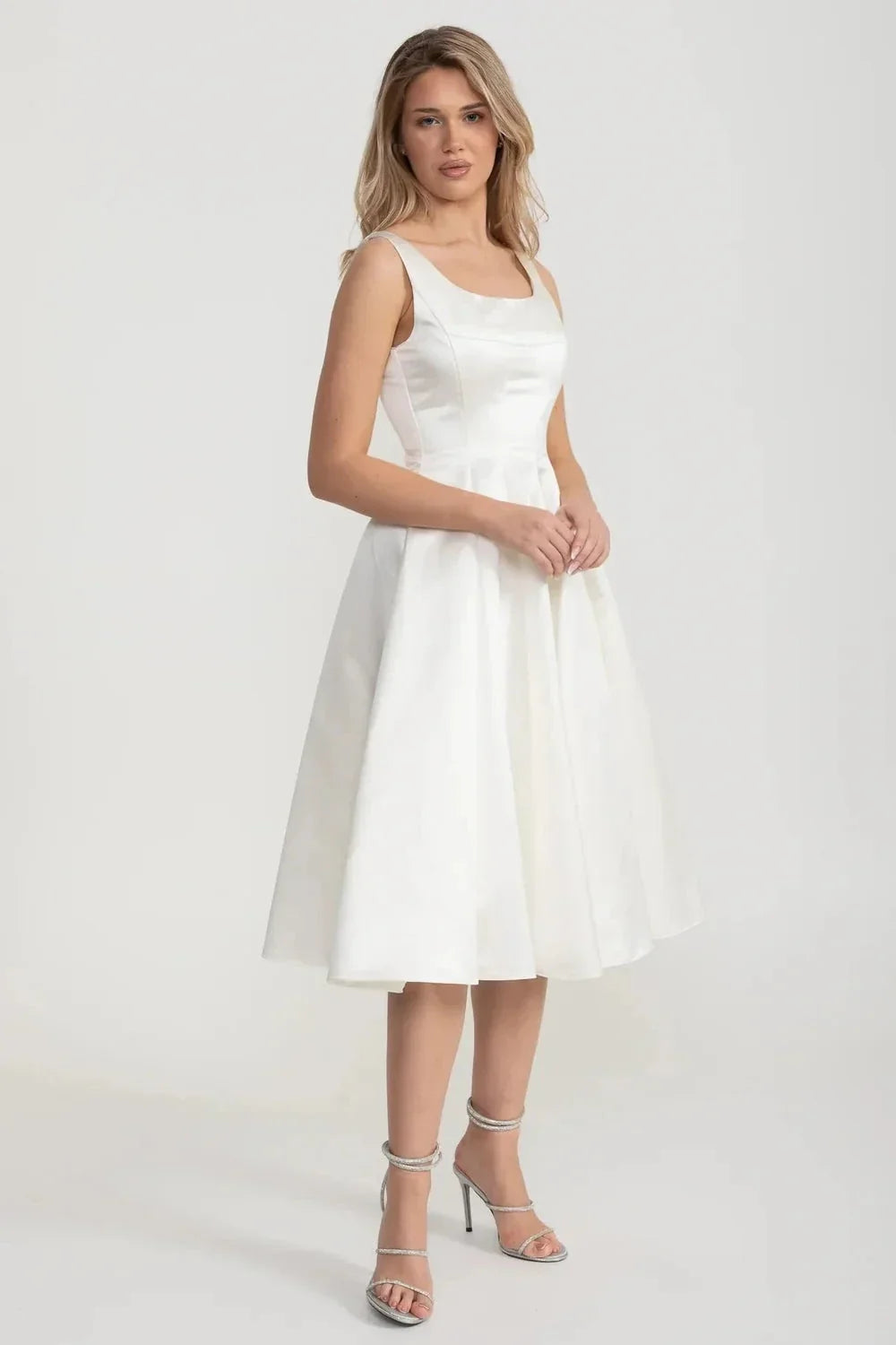 Sleeveless A-Line Midi Dress with Tailored Bodice and Flared Skirt – White – view 3