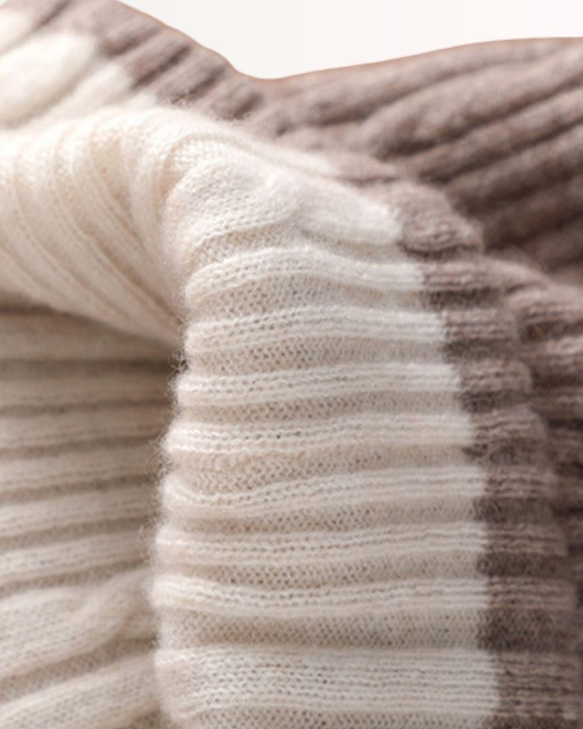 Double-Sided Pure Cashmere Knitted Hat with Ear Protection – view 4