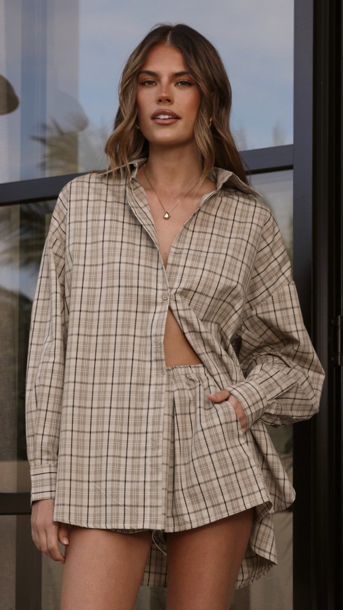 Arli Boxy Collared Long Sleeve Cotton Shirt – Beige/Brown Plaid – view 8