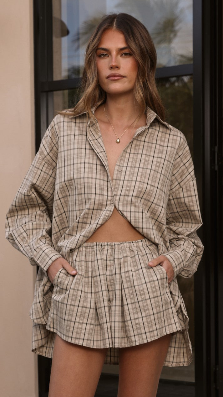Arli Boxy Collared Long Sleeve Cotton Shirt – Beige/Brown Plaid – view 4