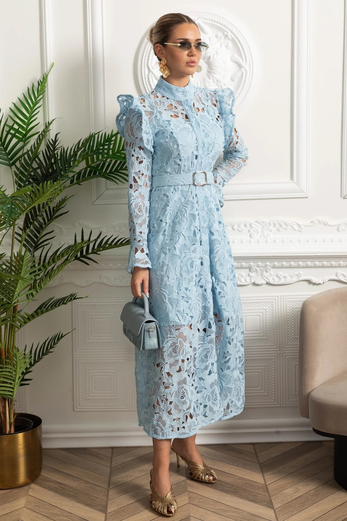 Embroidered Lace Midi Dress with Ruffled Shoulders and Buckle Belt – Blue