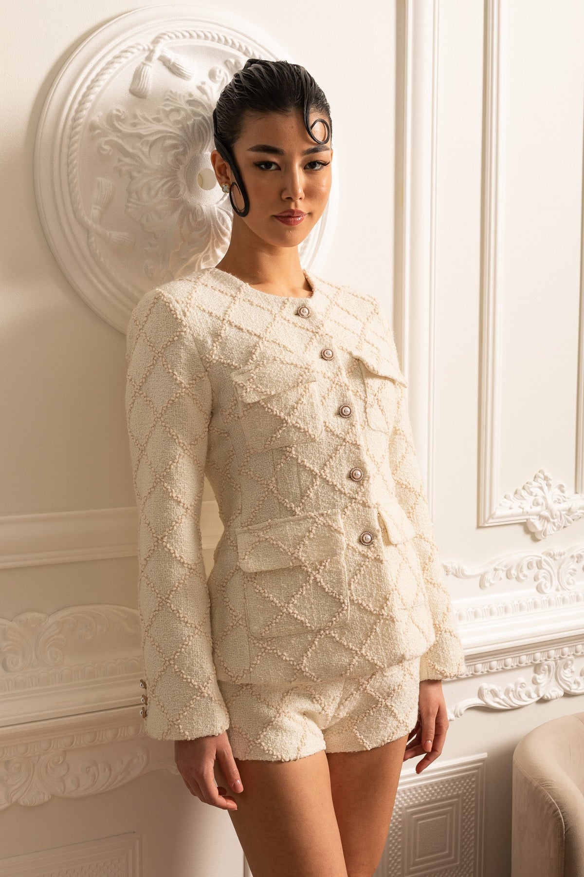 Diamond Textured Jacket and Shorts Set with Gold Buttons – Ivoire – view 3