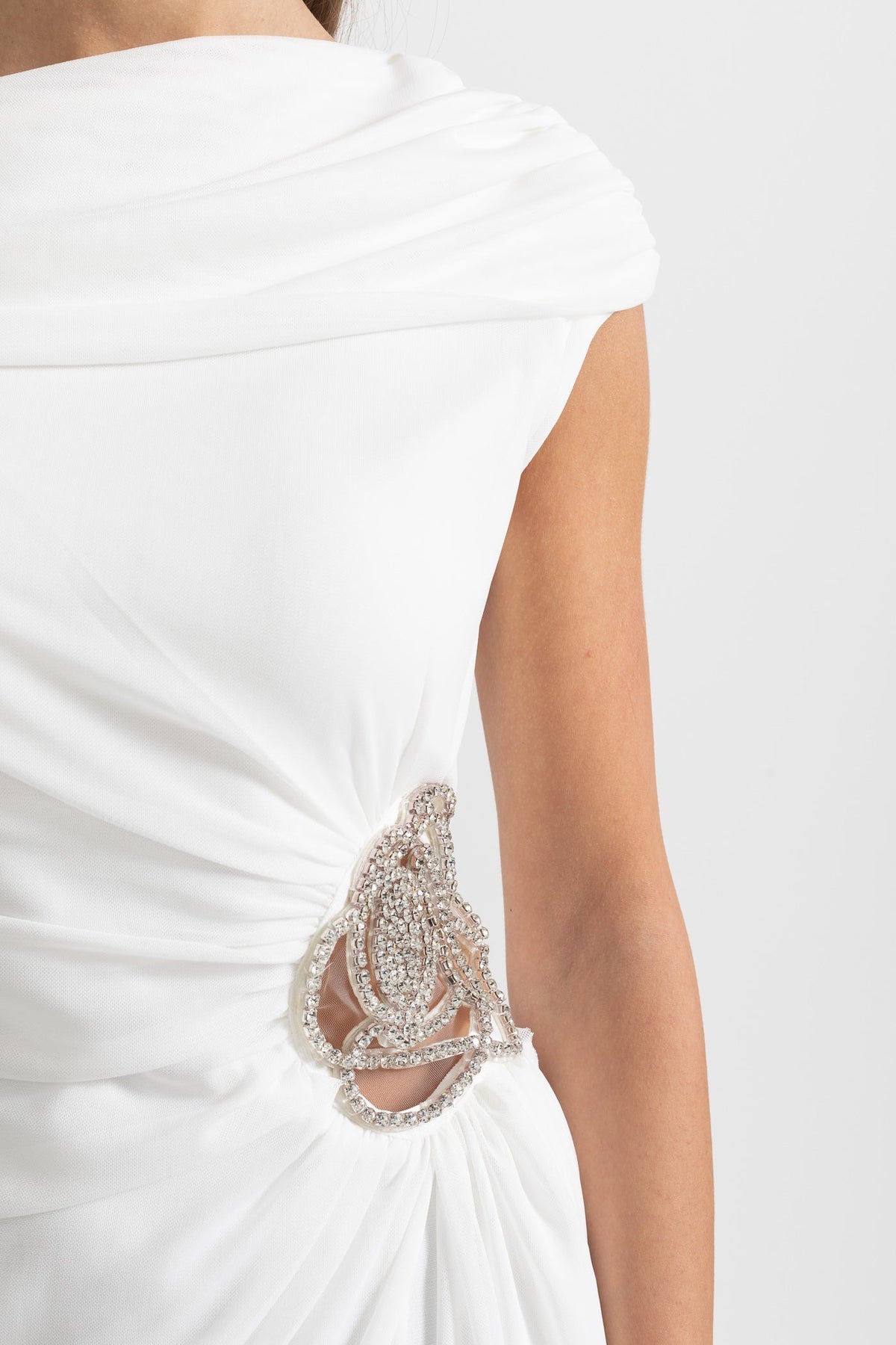One-Shoulder Draped Asymmetric Mini Dress with Silver Floral Brooch – White – view 7