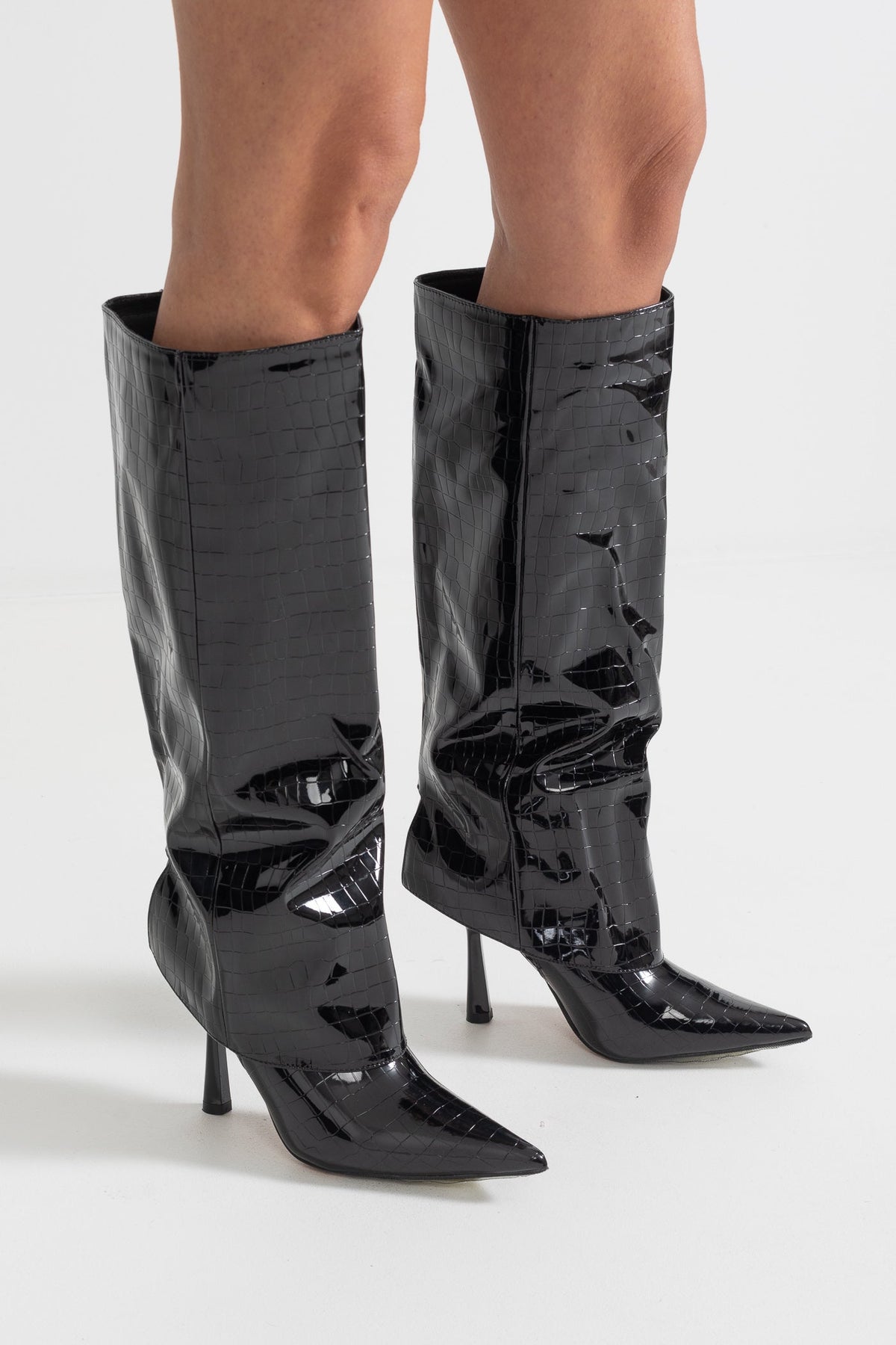 Alligator Pattern Pointed Knee-High Boots with Slim Heel – Black
