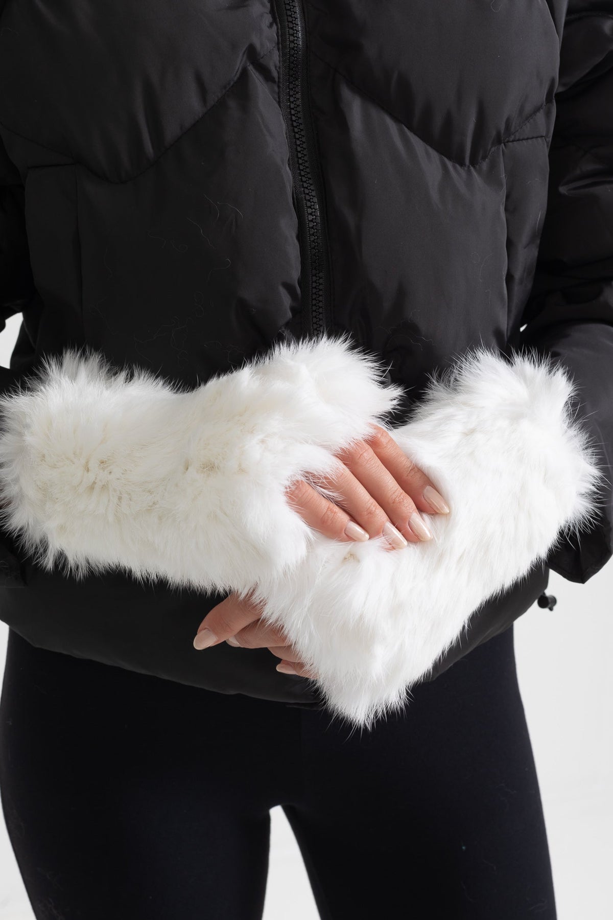 Fingerless Gloves with Fluffy Texture – White – view 3