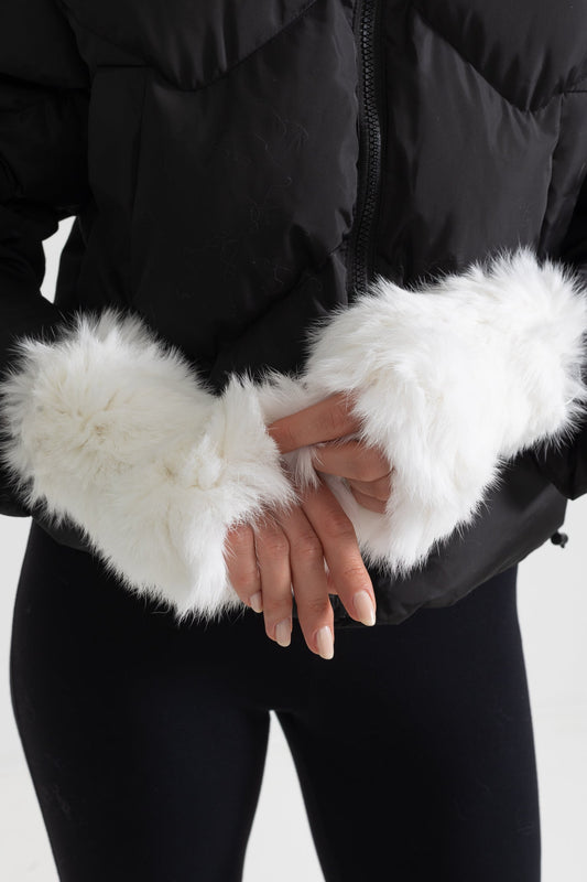Fingerless Gloves with Fluffy Texture – White