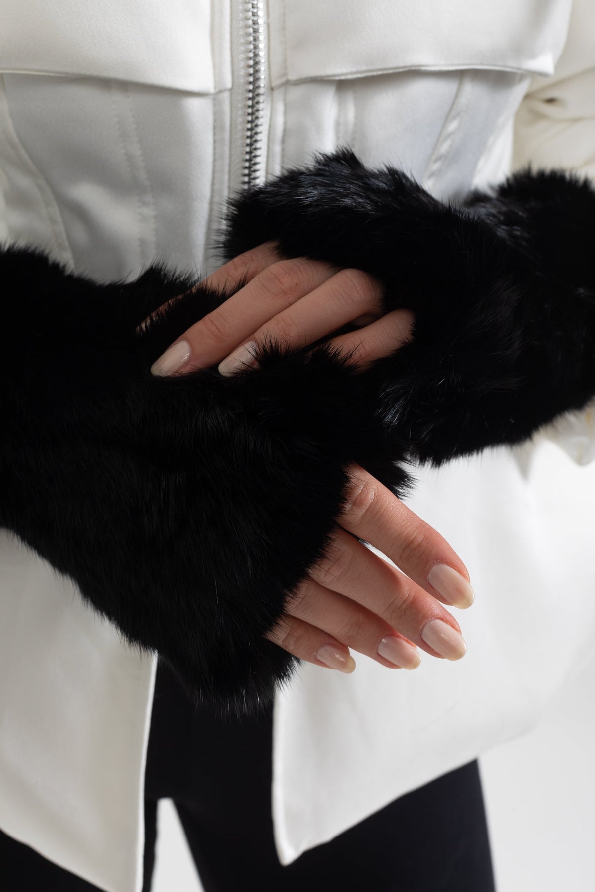 Fingerless Gloves with Fluffy Texture – Black – view 4