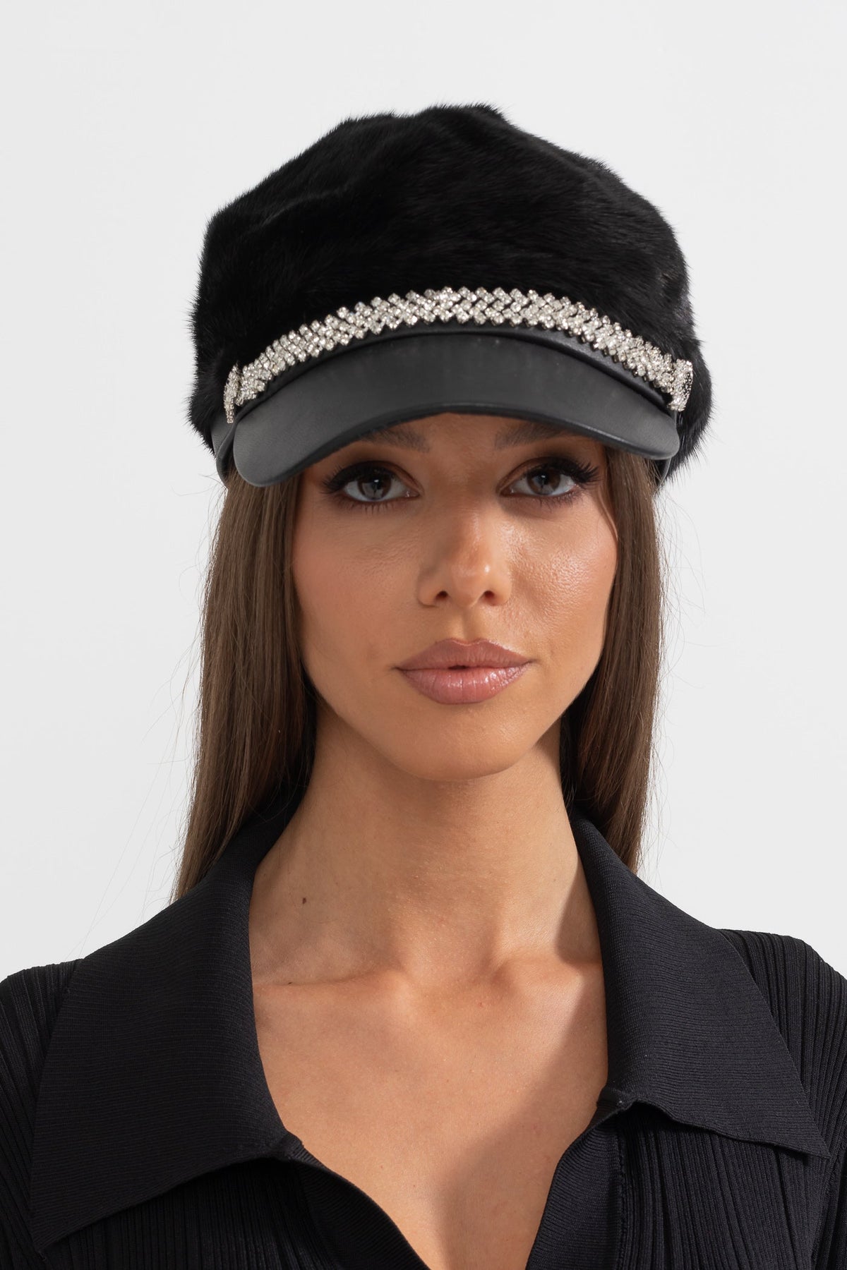 Hat with Leather-Finish Visor and Silver Chain – Black – view 2