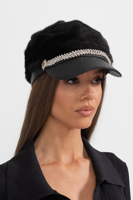 Hat with Leather-Finish Visor and Silver Chain – Black