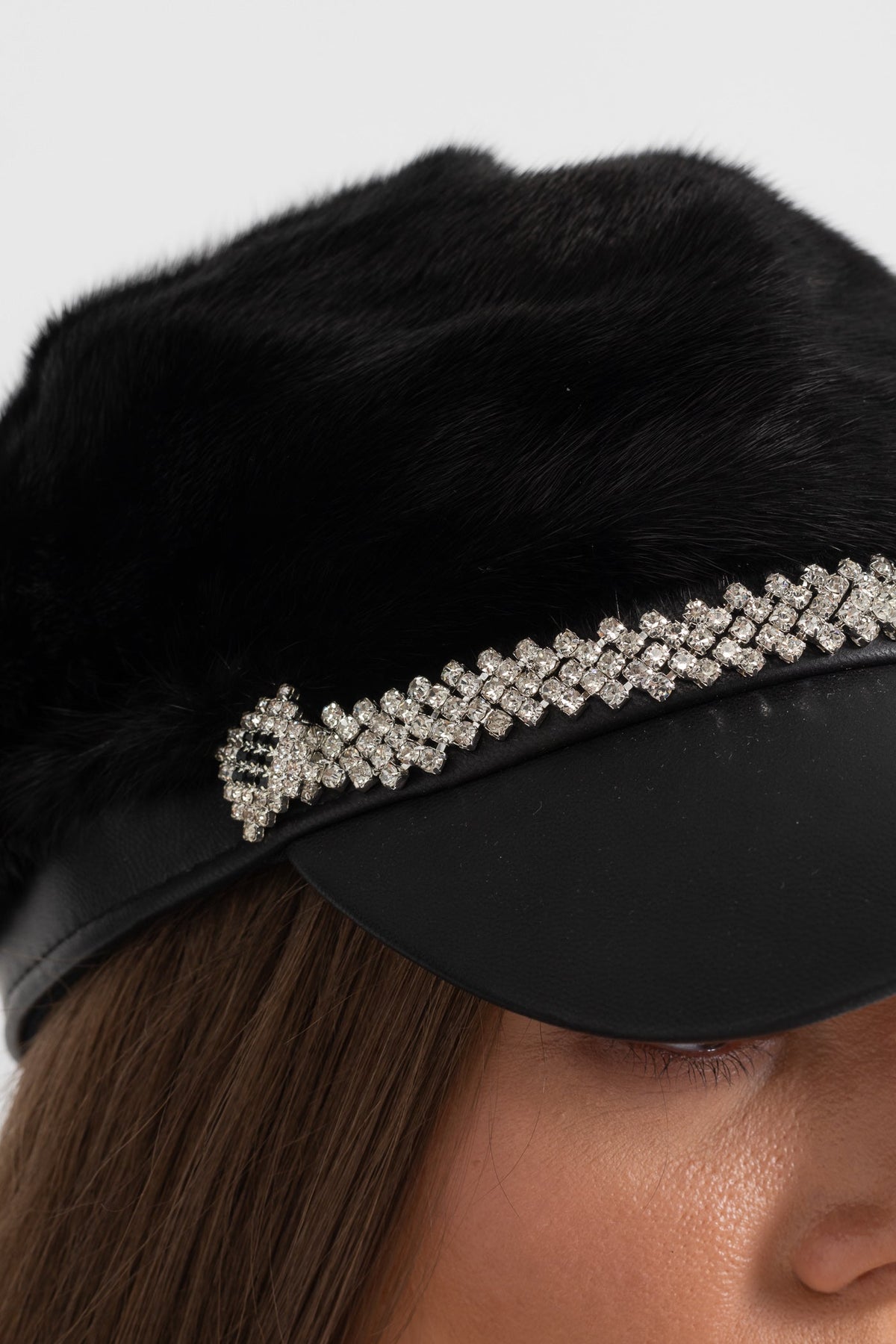 Hat with Leather-Finish Visor and Silver Chain – Black – view 3
