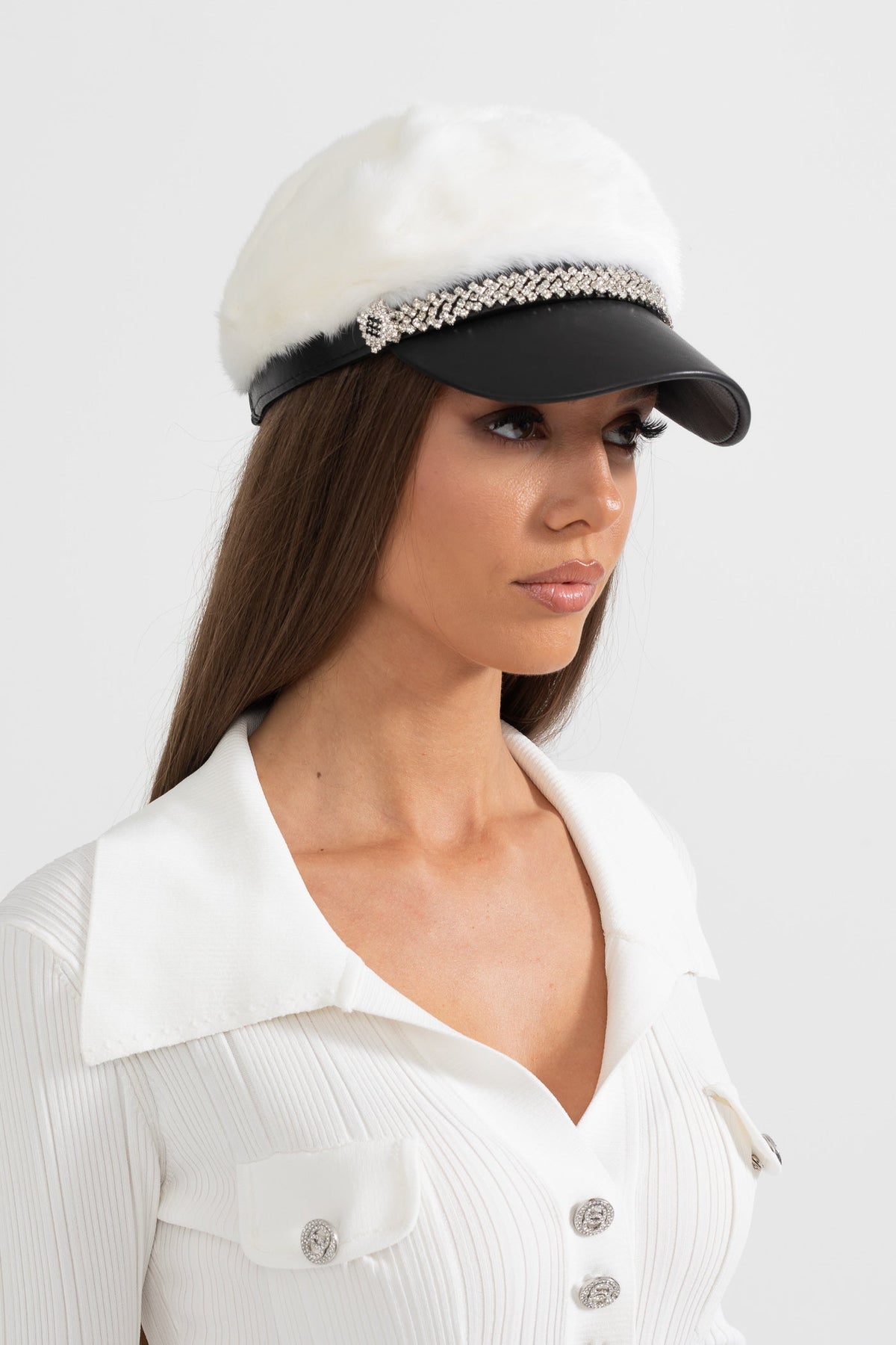 Hat with Leather-Finish Visor and Silver Chain – White – view 1