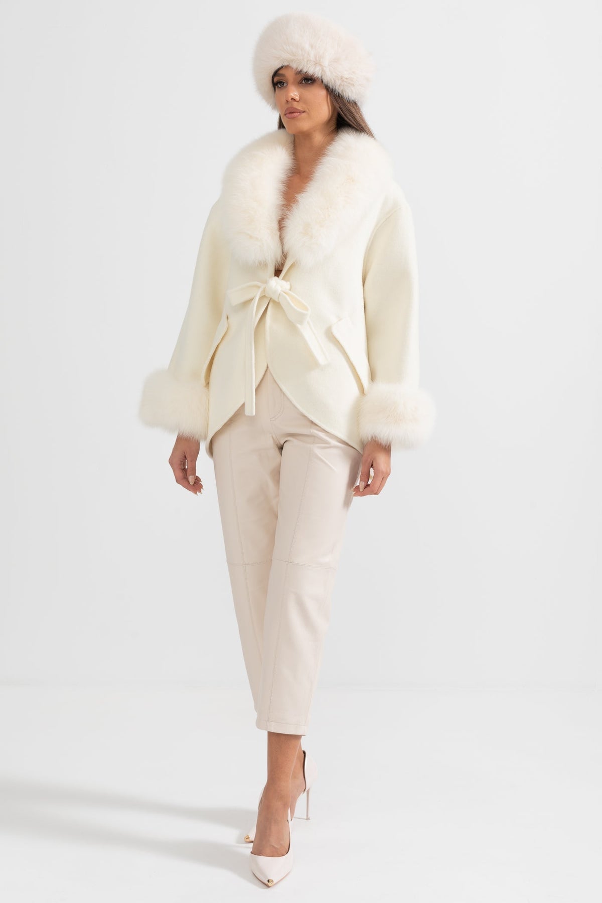 Cashmere Wrap Coat with Oversized Collar and Cuffs – Off White – view 7