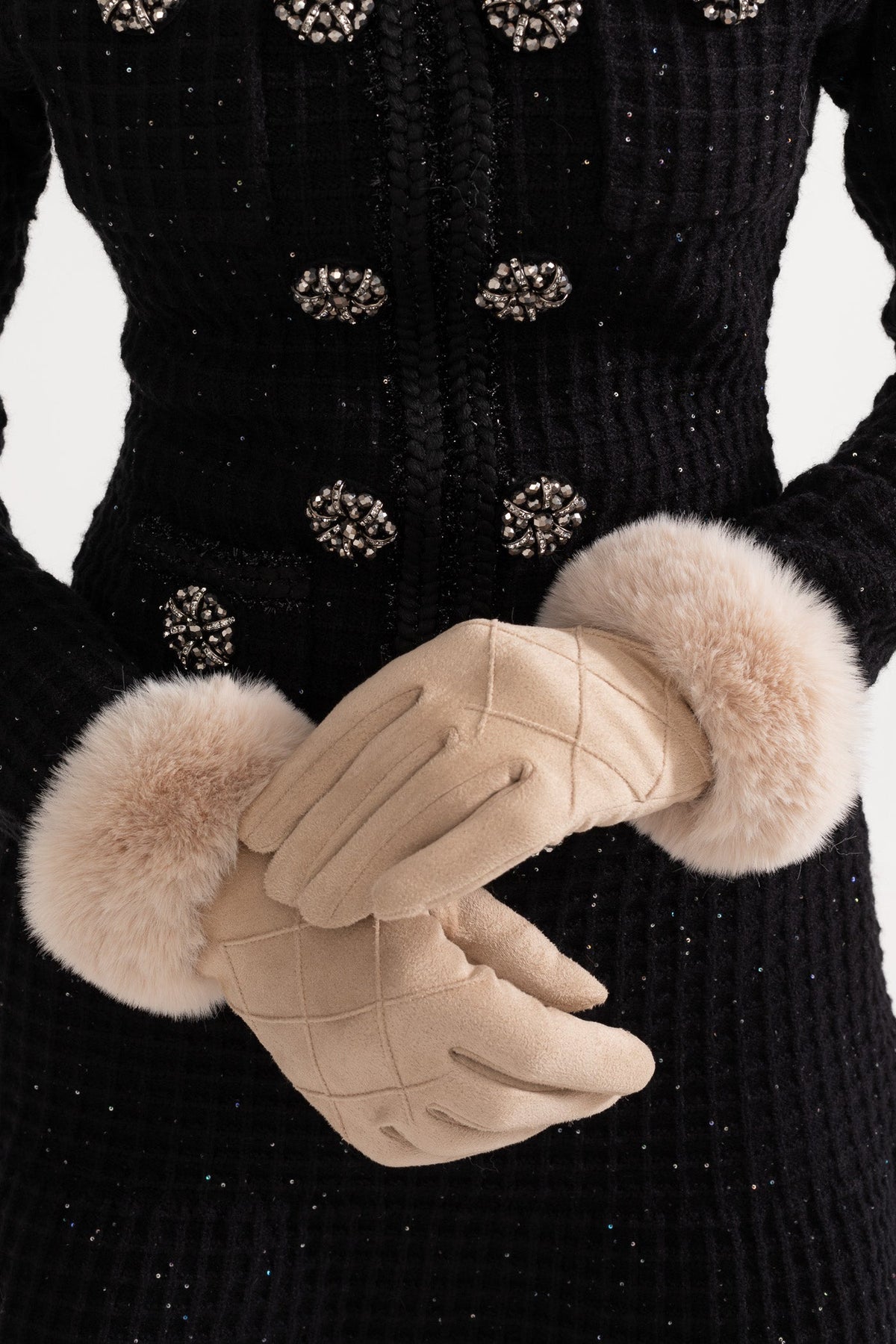 Quilted Suede-Effect Gloves with Fluffy Cuffs – Beige