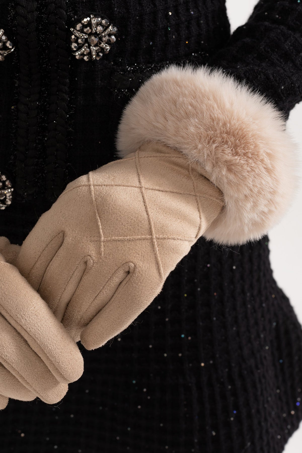 Quilted Suede-Effect Gloves with Fluffy Cuffs – Beige – view 2