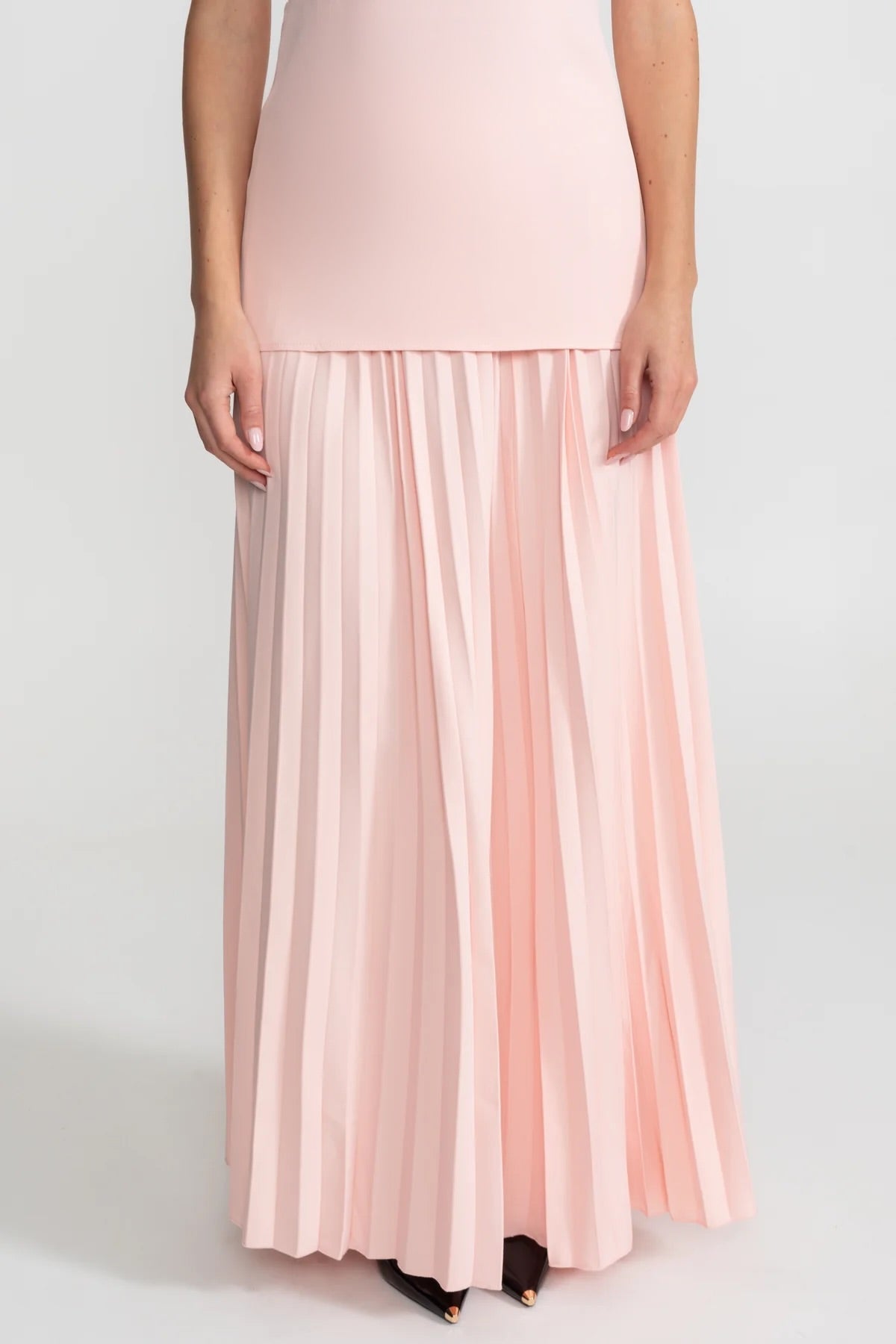 Sleeveless Bateau Neck Tailored Top and Pleated Maxi Skirt Set – Peach – view 3