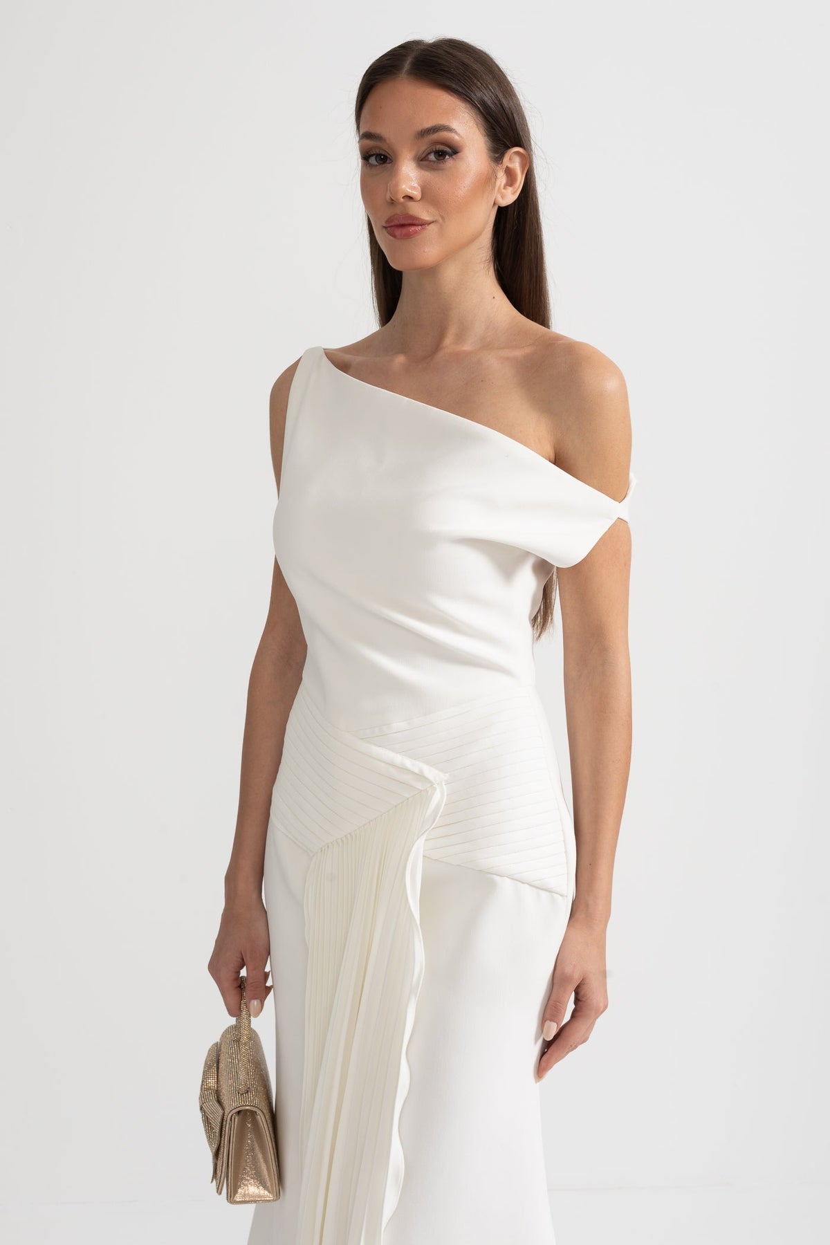 Off-Shoulder Minimalist Midi Dress with Pleated Waist – White – view 6